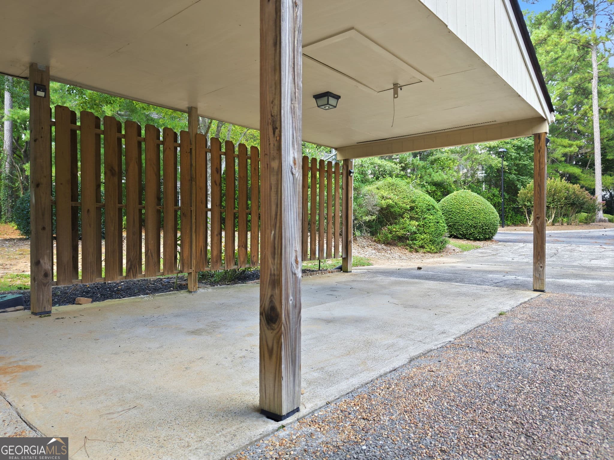 4 bedroom, 2.5 bathroom, 1,902 sq ft townhouse for sale at 6340 Brandywine Trail, Peachtree Corners, GA 30092 — photo 6