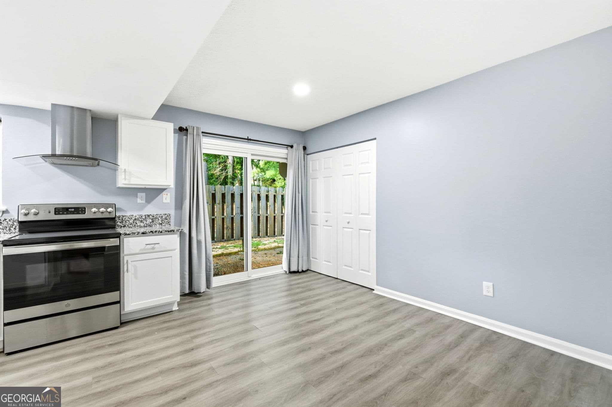 4 bedroom, 2.5 bathroom, 1,902 sq ft townhouse for sale at 6340 Brandywine Trail, Peachtree Corners, GA 30092 — photo 9