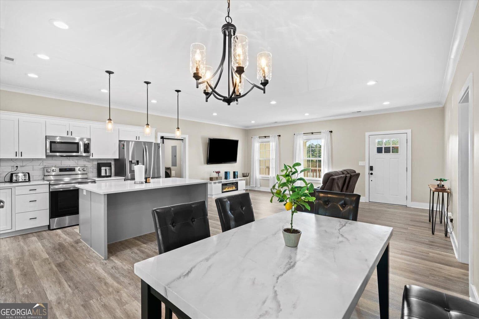 3 bedroom, 2 bathroom, 2,076 sq ft single family residence for sale at 3182 Crow Road, Dalton, GA 30721 — photo 10