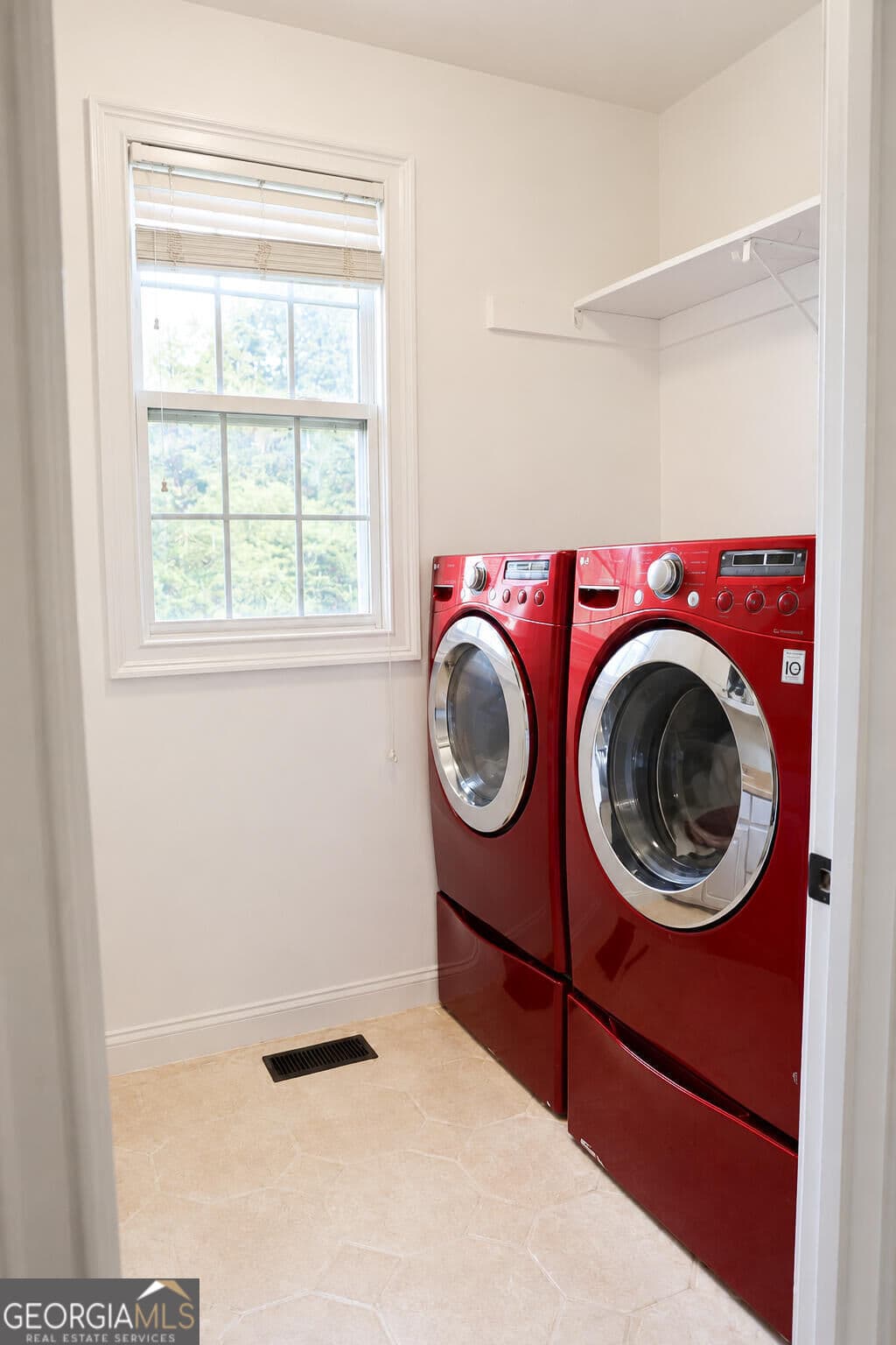 5 bedroom, 3.5 bathroom, 3,150 sq ft single family residence for sale at 2454 Adams Road, The Rock, GA 30285 — photo 6