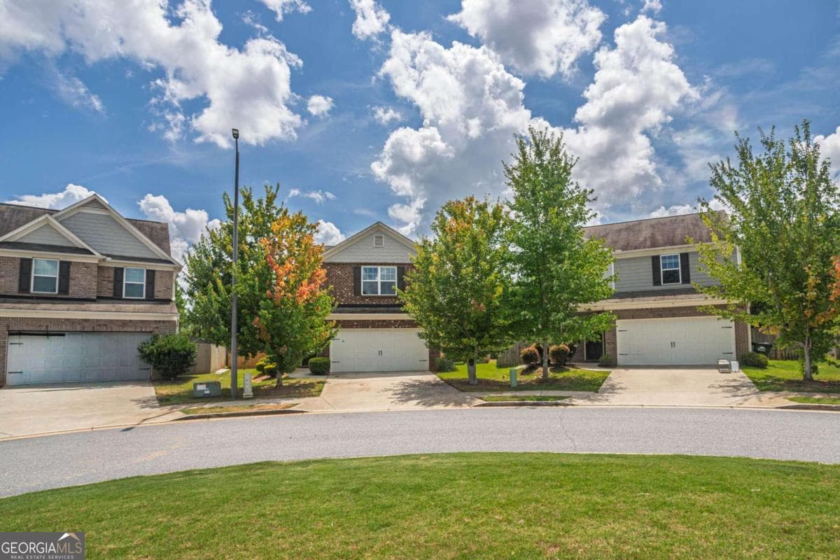 3 bedroom, 2.5 bathroom single family residence for sale at 460 Meadowbend Circle, Athens, GA 30606 — photo 4