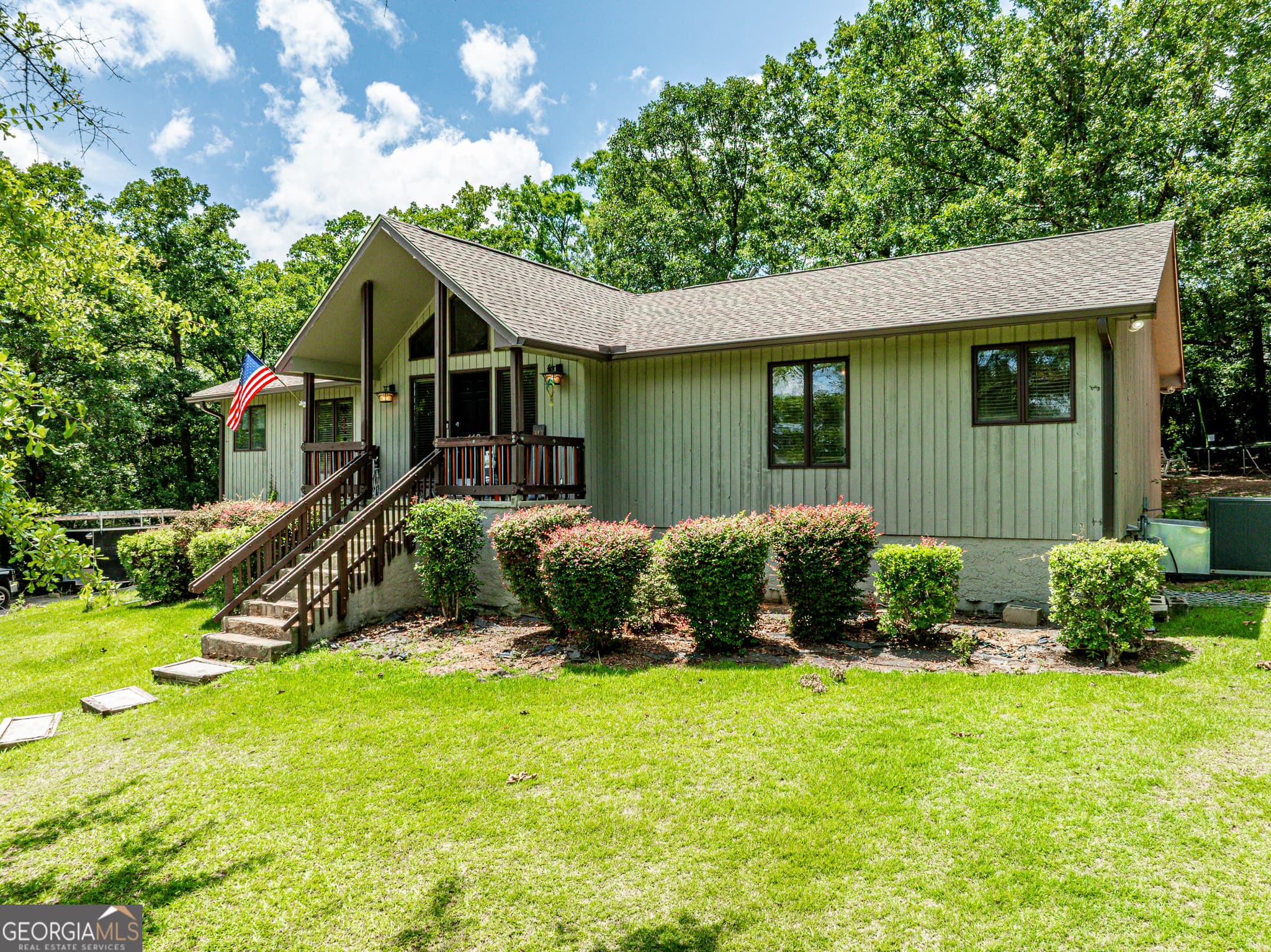 4 bedroom, 3 bathroom, 3,082 sq ft single family residence for sale at 118 Pinecrest Drive, Milledgeville, GA 31061 — photo 3