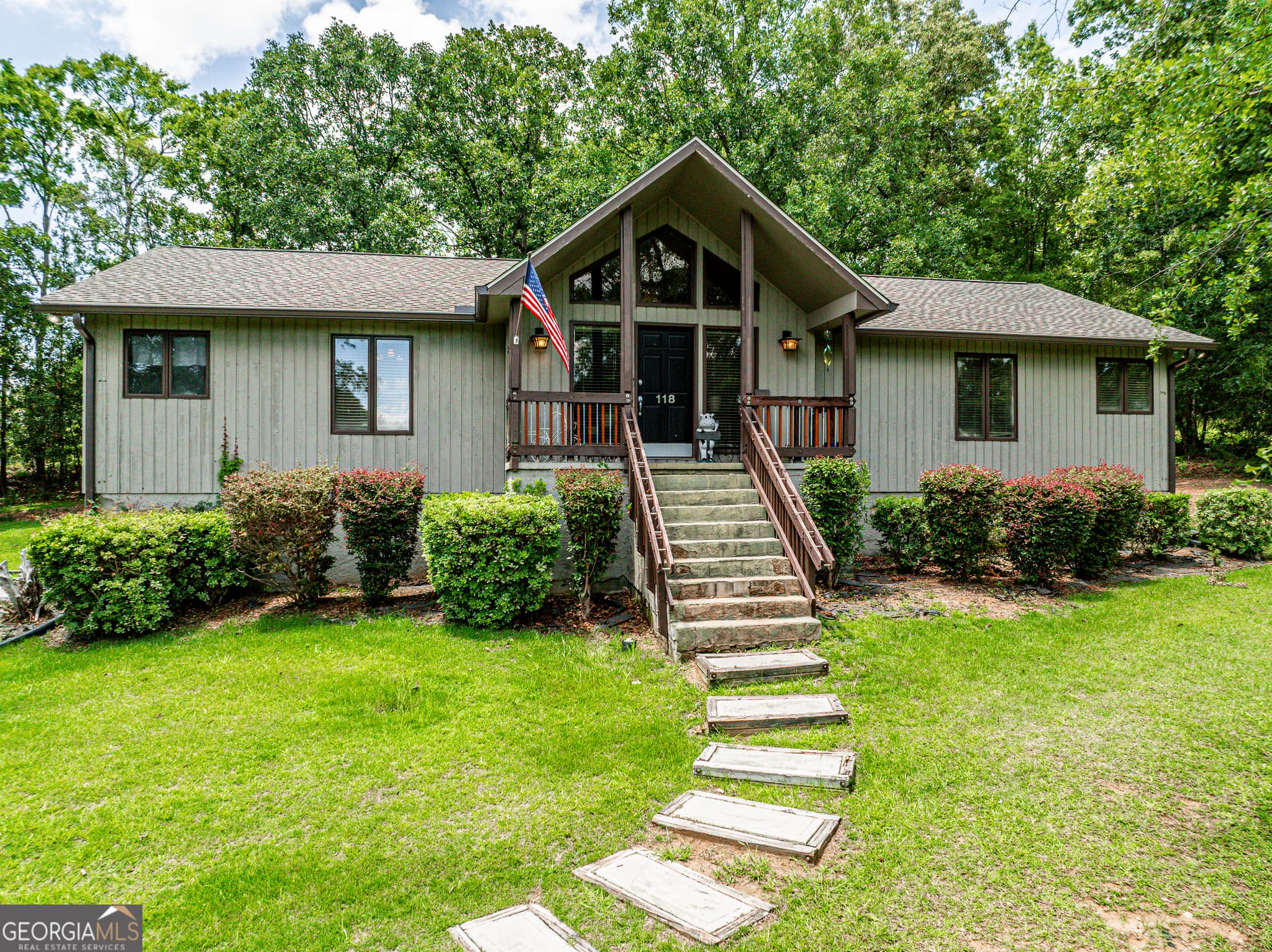 4 bedroom, 3 bathroom, 3,082 sq ft single family residence for sale at 118 Pinecrest Drive, Milledgeville, GA 31061 — photo 4