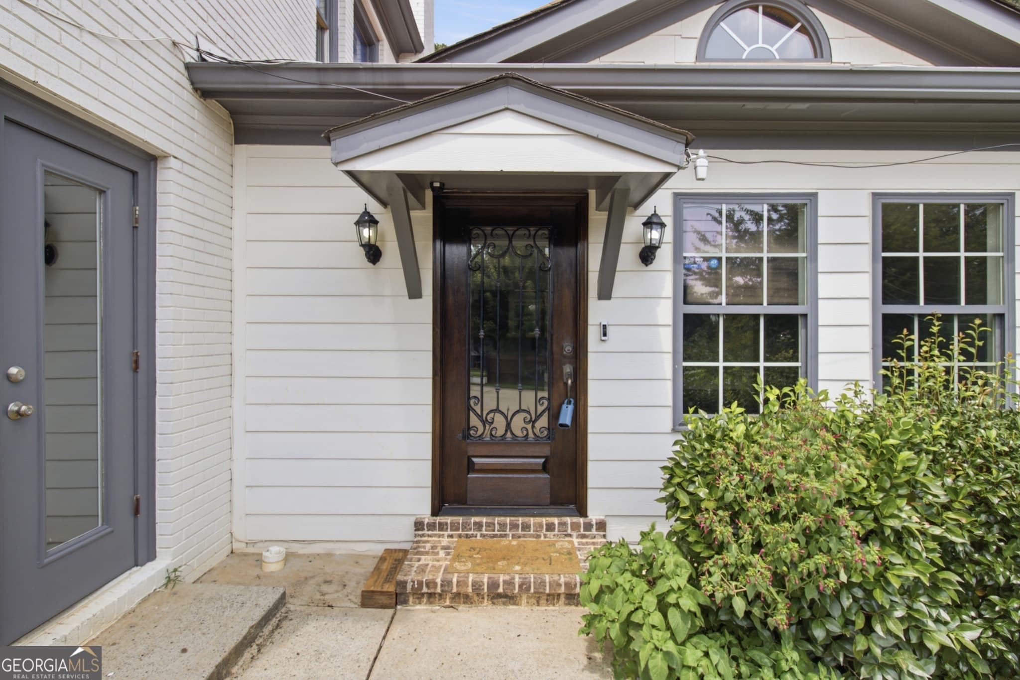 5 bedroom, 2.5 bathroom, 2,073 sq ft single family residence for sale at 2090 Panstone Court, Marietta, GA 30060 — photo 6
