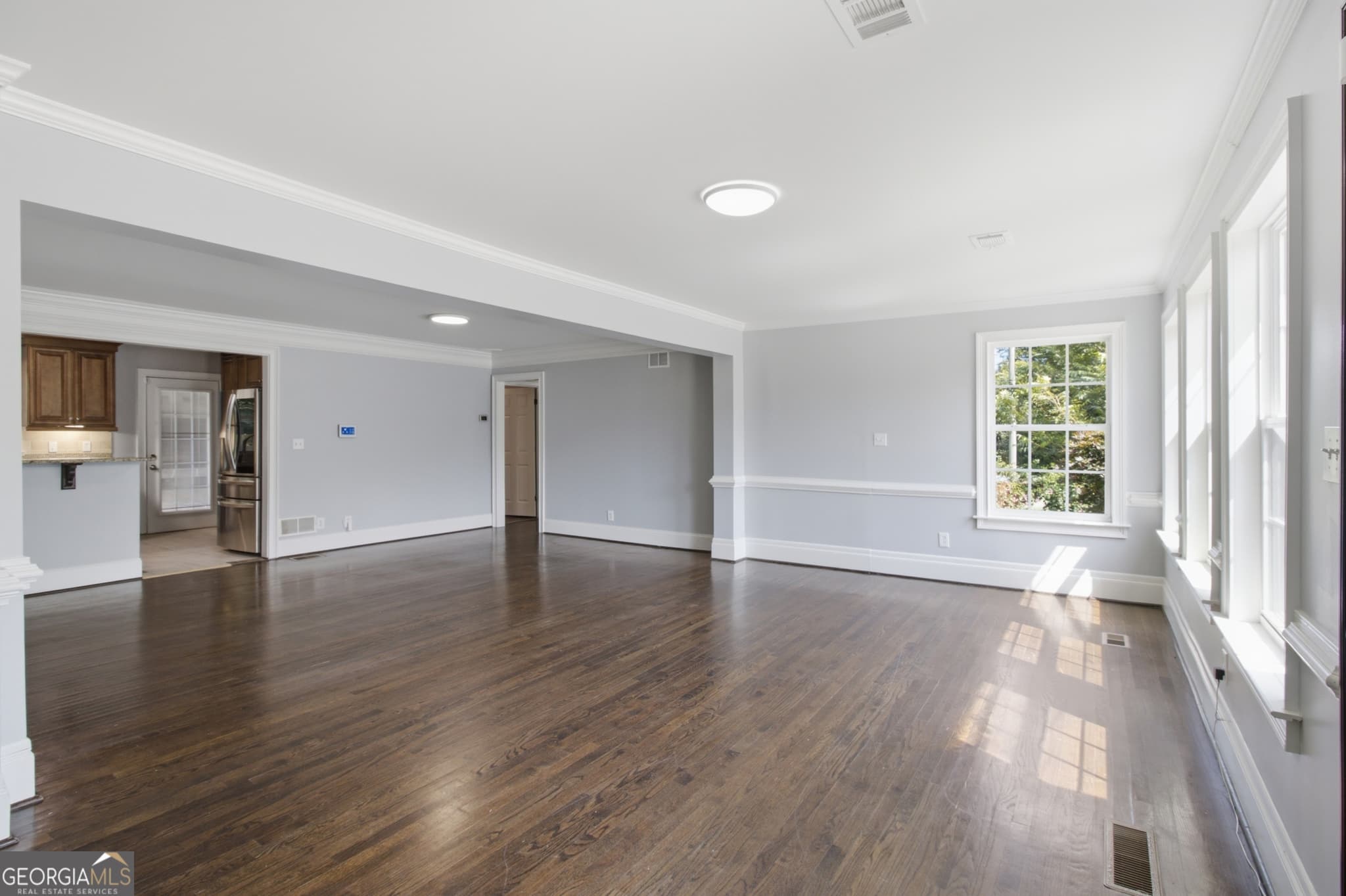5 bedroom, 2.5 bathroom, 2,073 sq ft single family residence for sale at 2090 Panstone Court, Marietta, GA 30060 — photo 8