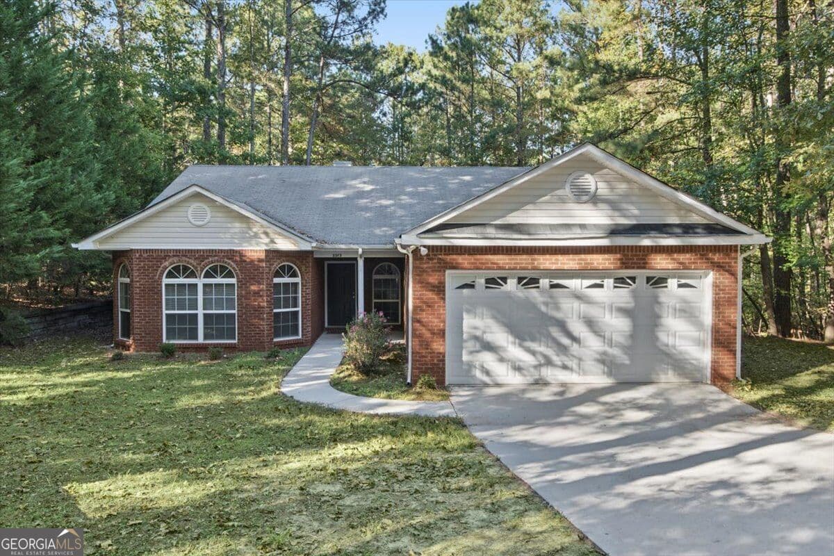 3 bedroom, 2 bathroom, 1,639 sq ft single family residence for sale at 3363 Lakeview Parkway, Villa Rica, GA 30180 — photo 2