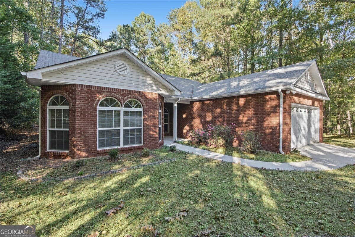 3 bedroom, 2 bathroom, 1,639 sq ft single family residence for sale at 3363 Lakeview Parkway, Villa Rica, GA 30180 — photo 8