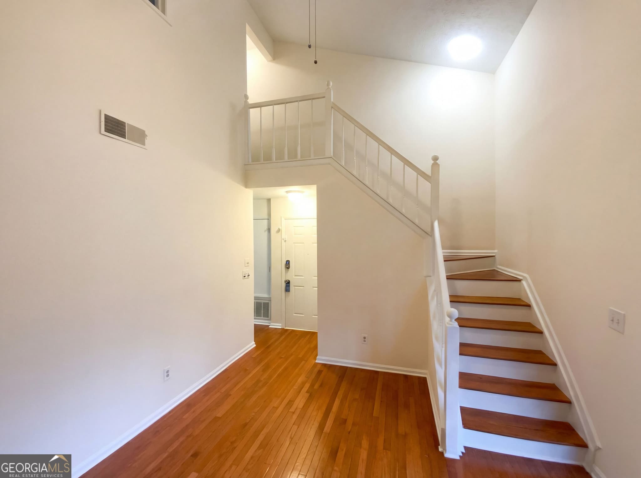 2 bedroom, 2 bathroom, 908 sq ft condominium for sale at 311 Quail Run, Roswell, GA 30076 — photo 6