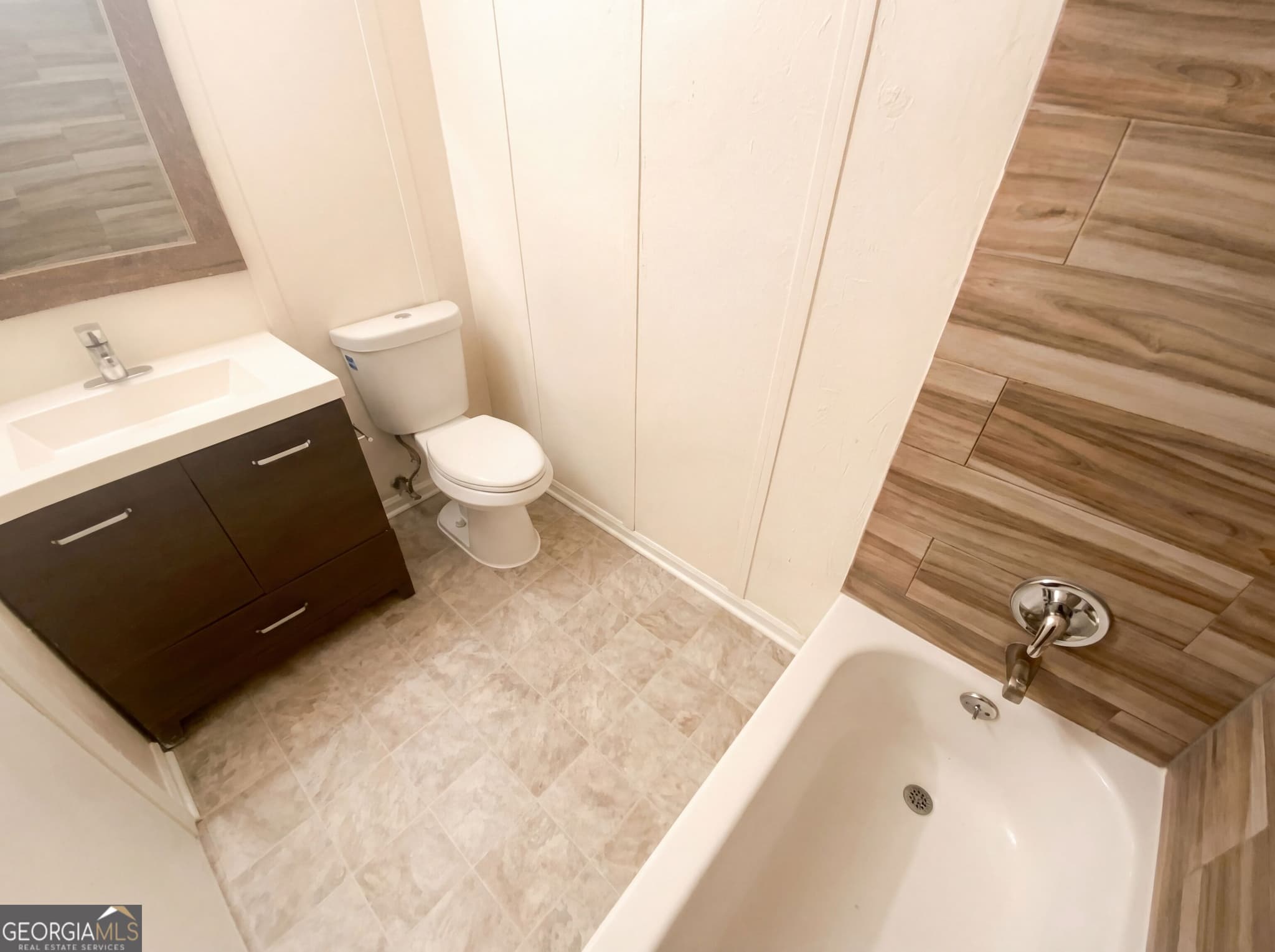 2 bedroom, 2 bathroom, 908 sq ft condominium for sale at 311 Quail Run, Roswell, GA 30076 — photo 9
