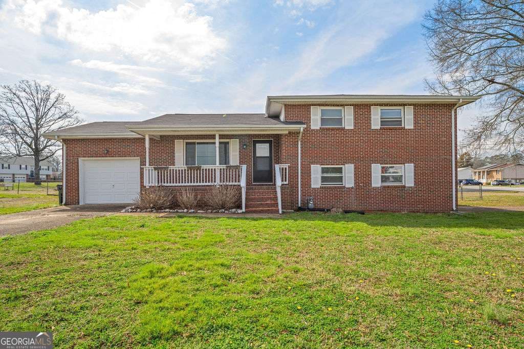 3 bedroom, 2 bathroom, 1,225 sq ft single family residence for sale at 31 Jackson Way, Fort Oglethorpe, GA 30742 — photo 2