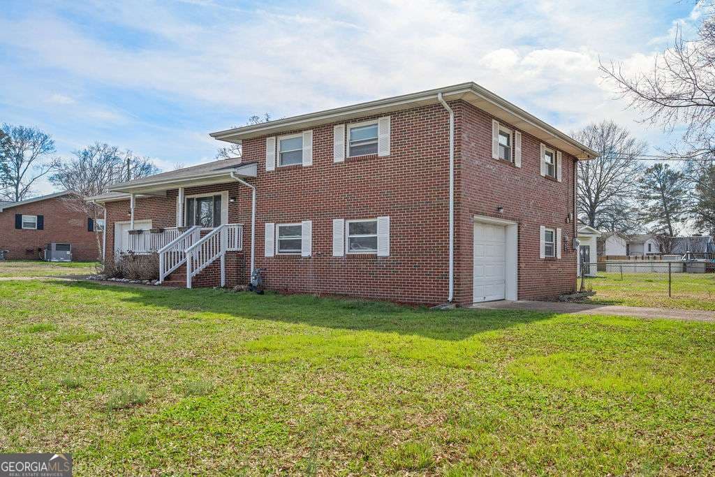 3 bedroom, 2 bathroom, 1,225 sq ft single family residence for sale at 31 Jackson Way, Fort Oglethorpe, GA 30742 — photo 4