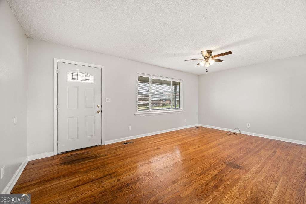 3 bedroom, 2 bathroom, 1,225 sq ft single family residence for sale at 31 Jackson Way, Fort Oglethorpe, GA 30742 — photo 8