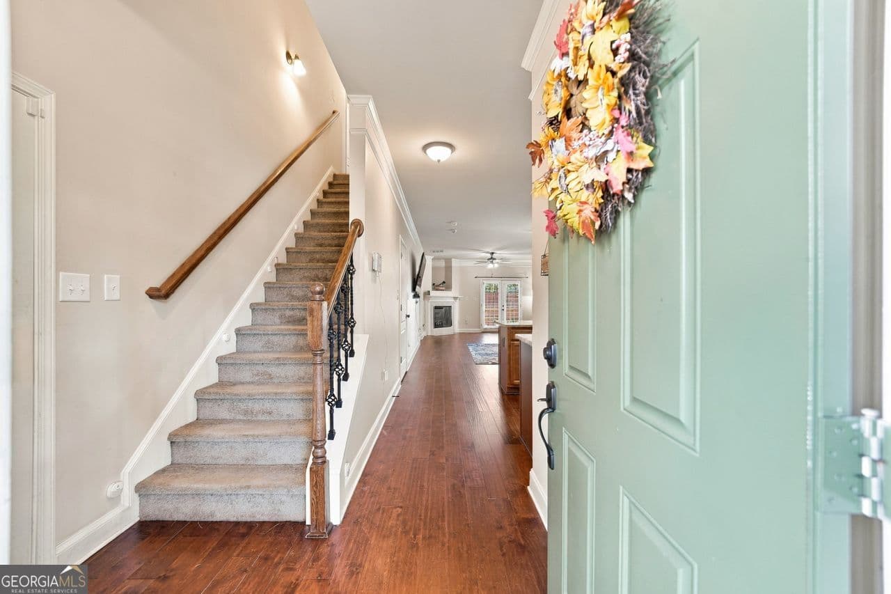 3 bedroom, 2.5 bathroom, 1,770 sq ft townhouse for sale at 2849 Fox Bridge Court, Gainesville, GA 30504 — photo 2