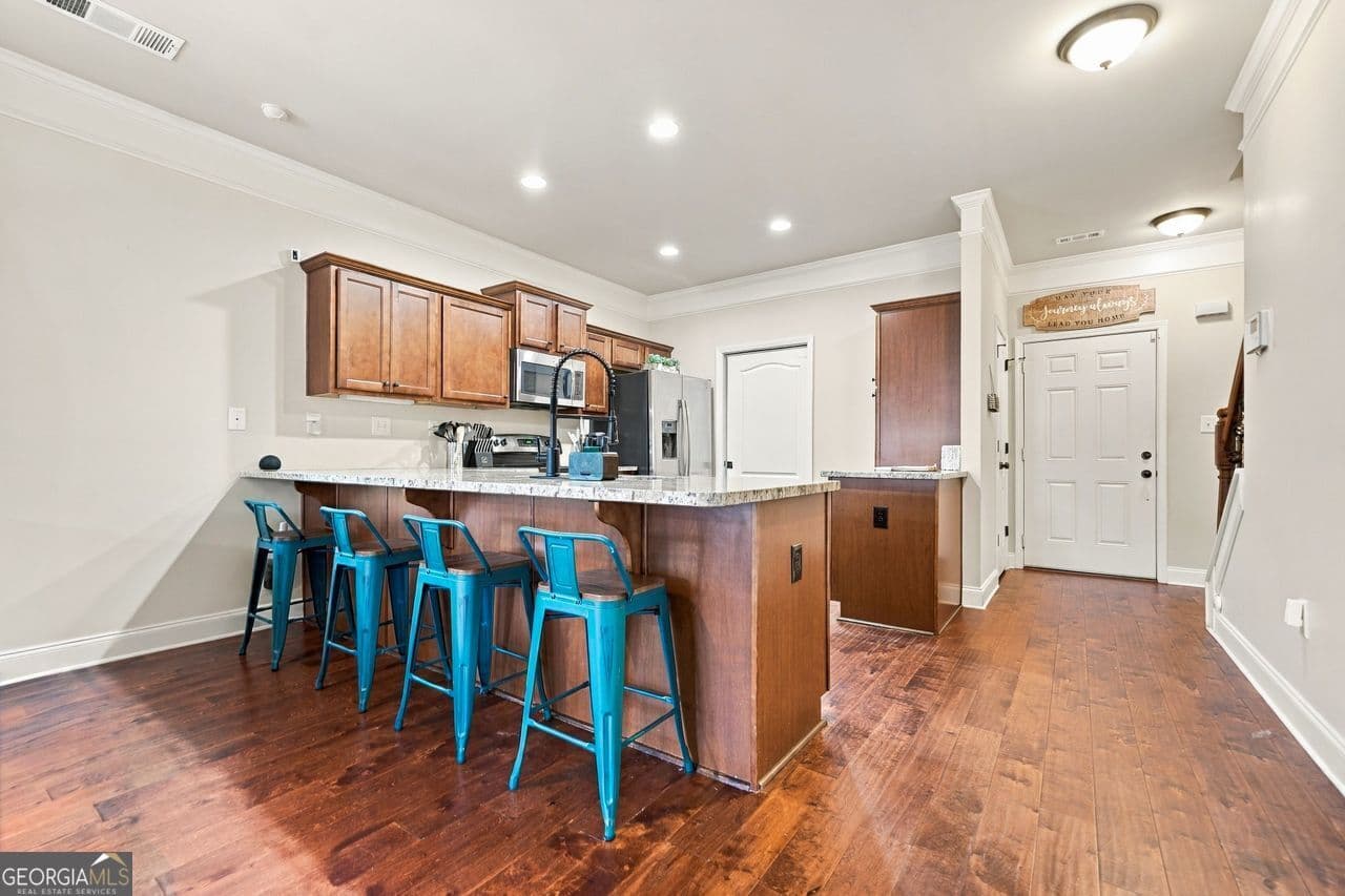 3 bedroom, 2.5 bathroom, 1,770 sq ft townhouse for sale at 2849 Fox Bridge Court, Gainesville, GA 30504 — photo 5