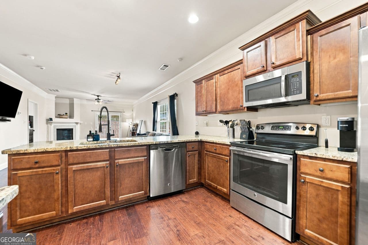 3 bedroom, 2.5 bathroom, 1,770 sq ft townhouse for sale at 2849 Fox Bridge Court, Gainesville, GA 30504 — photo 10