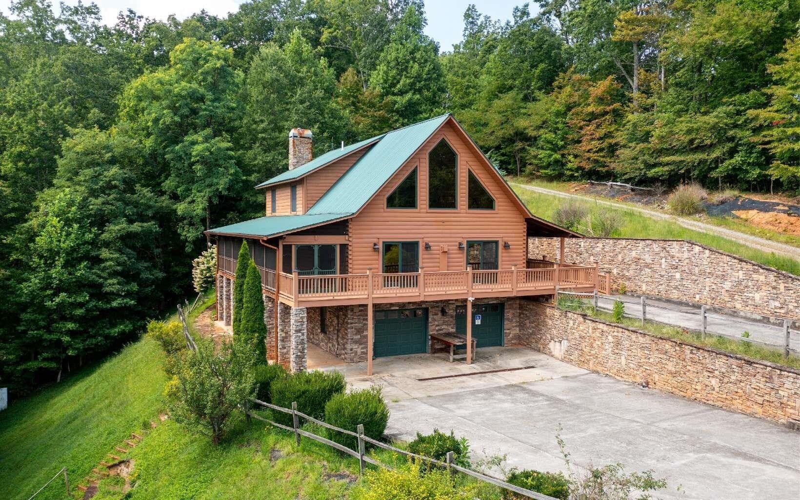 3 bedroom, 3.5 bathroom single family residence sold at 958 Ann's Lane, Hayesville, NC 28904