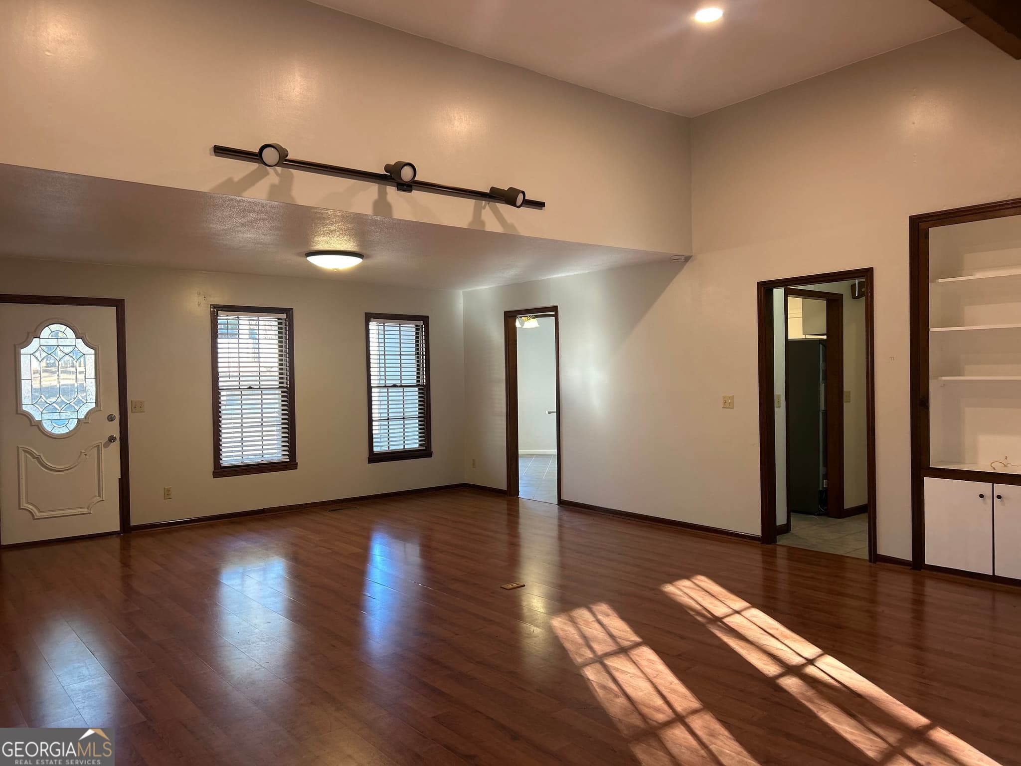 5 bedroom, 2 bathroom, 2,400 sq ft single family residence for sale at 311 Overlook Drive, Montezuma, GA 31063 — photo 3