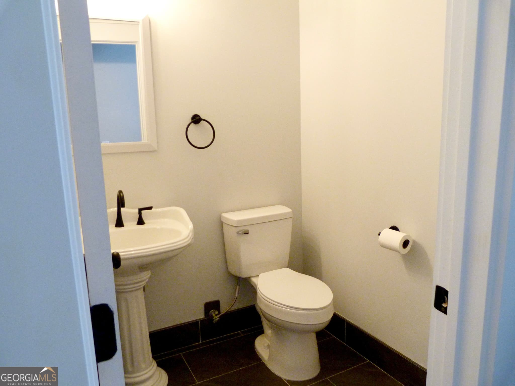 4 bedroom, 2.5 bathroom, 2,880 sq ft single family residence for sale at 65 Plantation Road, Midway, GA 31320 — photo 6