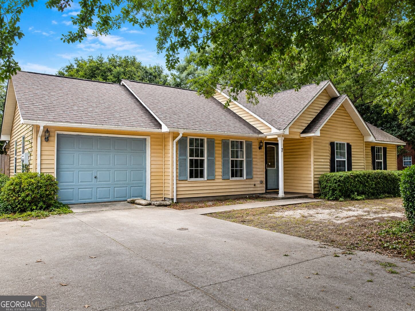 3 bedroom, 2 bathroom, 1,432 sq ft single family residence for sale at 7 Oak Ridge Circle, Rincon, GA 31326 — photo 2