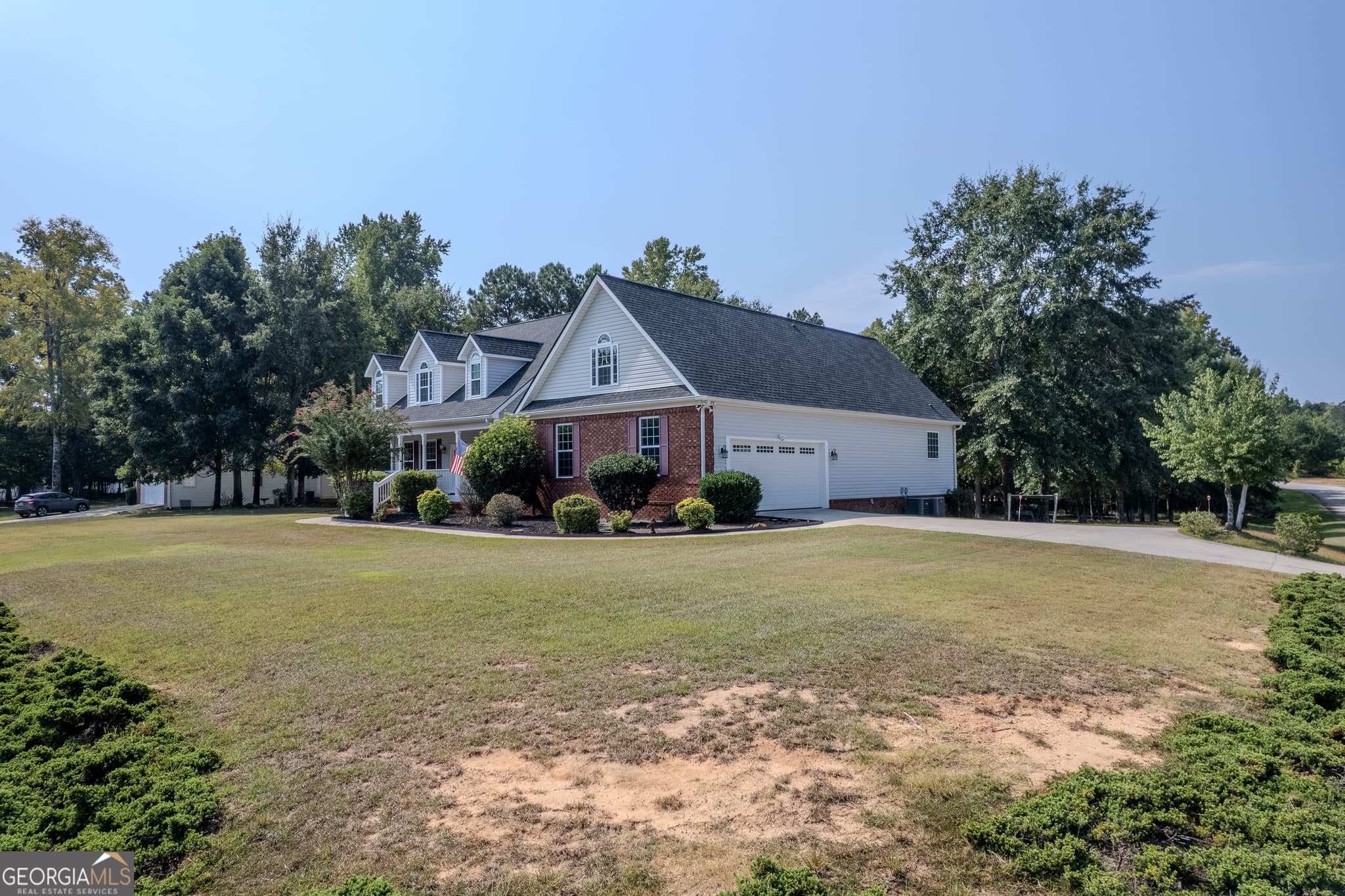 6 bedroom, 4 bathroom, 3,500 sq ft single family residence for sale at 400 Southern Walk Drive, Milledgeville, GA 31061 — photo 2