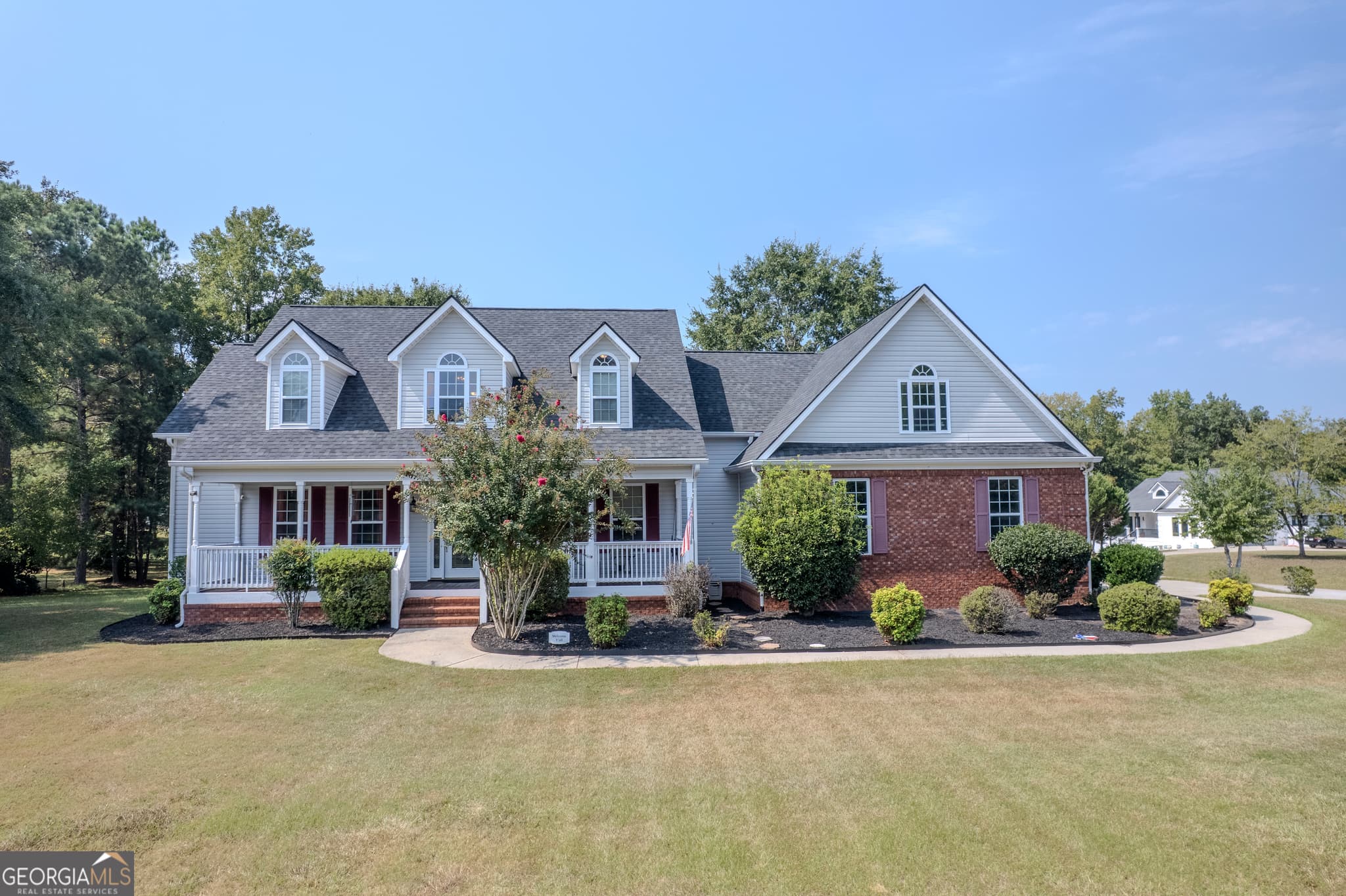 6 bedroom, 4 bathroom, 3,500 sq ft single family residence for sale at 400 Southern Walk Drive, Milledgeville, GA 31061 — photo 1 of 73