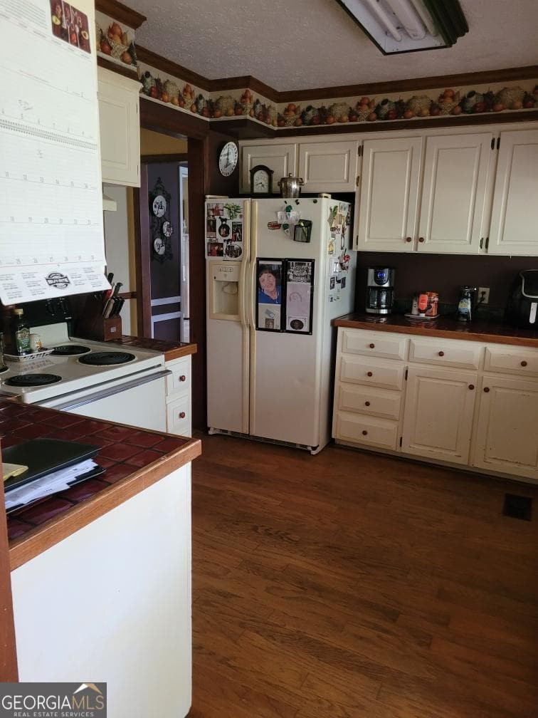 3 bedroom, 3 bathroom, 3,528 sq ft single family residence for sale at 431 Woodlawn Drive, Eufaula, AL 36027 — photo 8