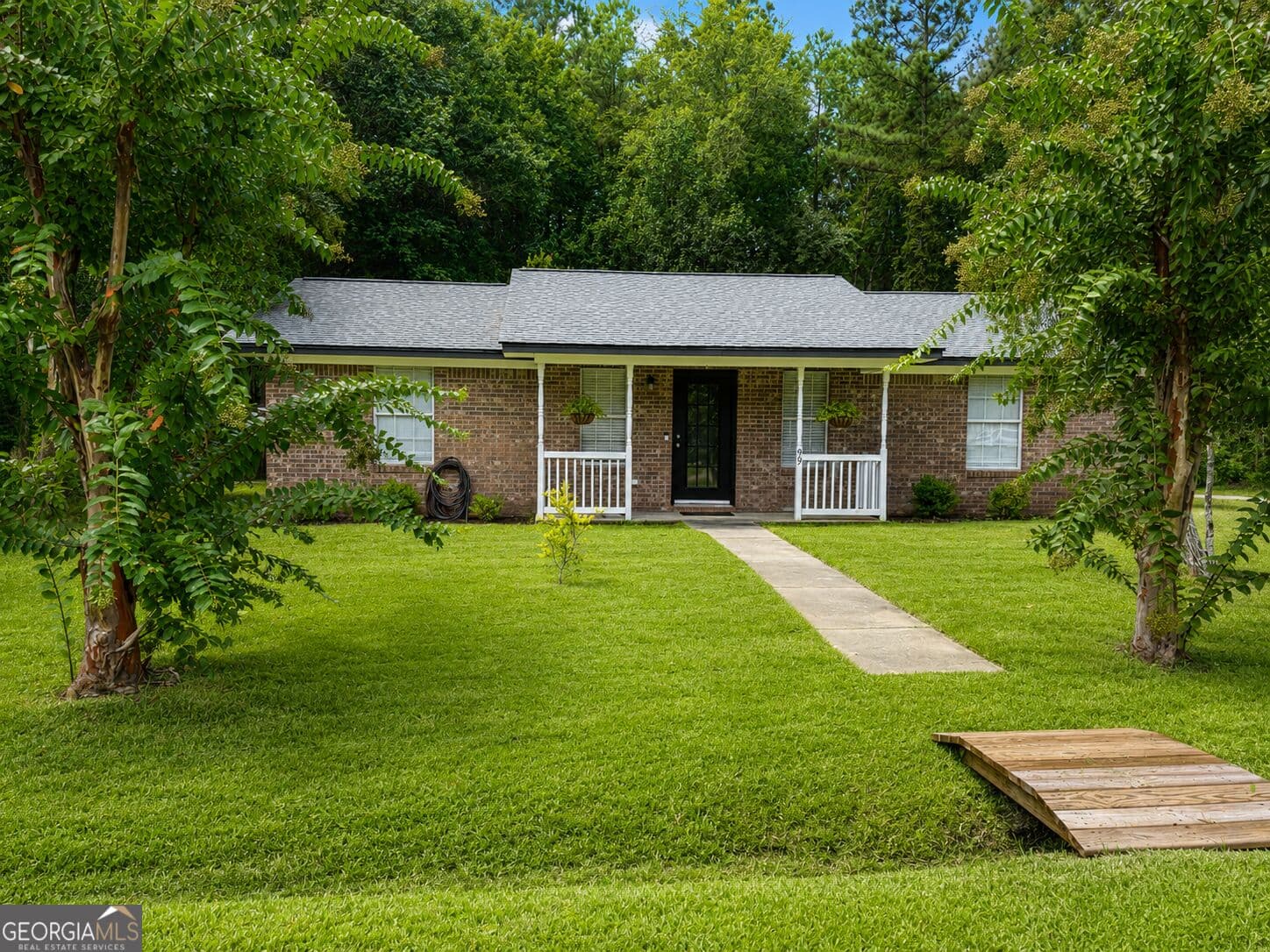 3 bedroom, 2 bathroom, 1,161 sq ft single family residence for sale at 99 W Magnolia Avenue, Kingsland, GA 31548 — photo 3