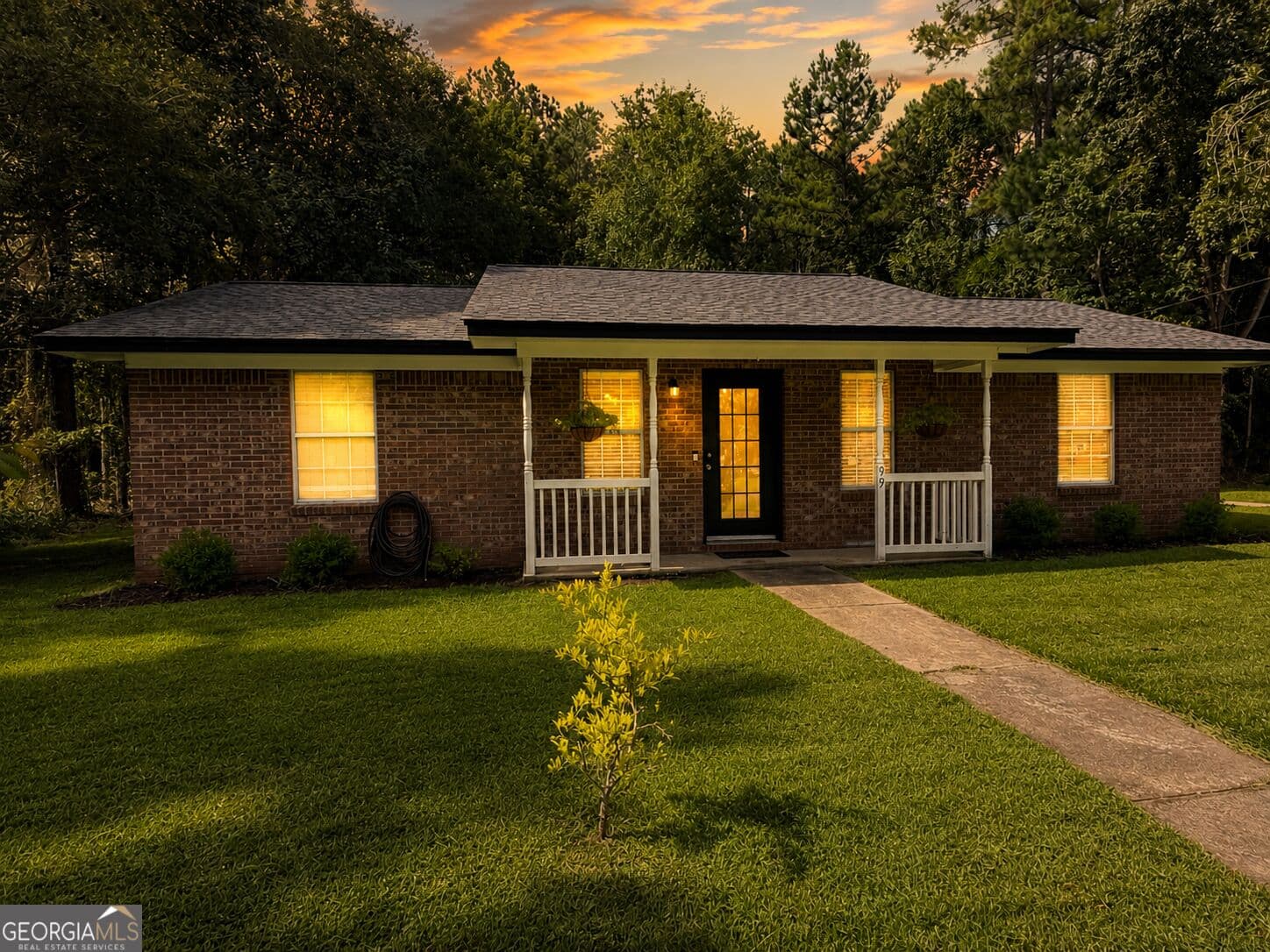 3 bedroom, 2 bathroom, 1,161 sq ft single family residence for sale at 99 W Magnolia Avenue, Kingsland, GA 31548