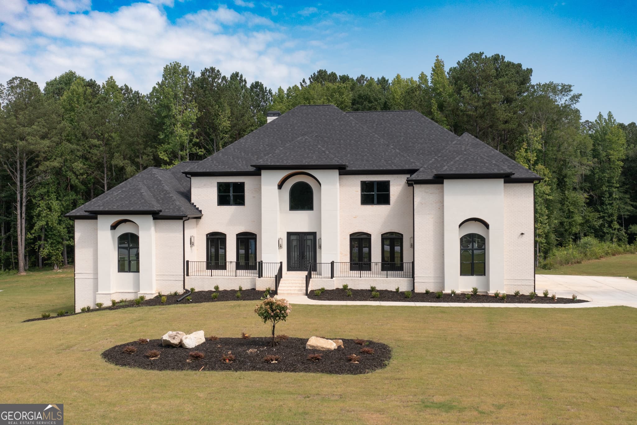 5 bedroom, 6.5 bathroom, 5,092 sq ft single family residence sold at 220 Waltham Way, Fayetteville, GA 30214