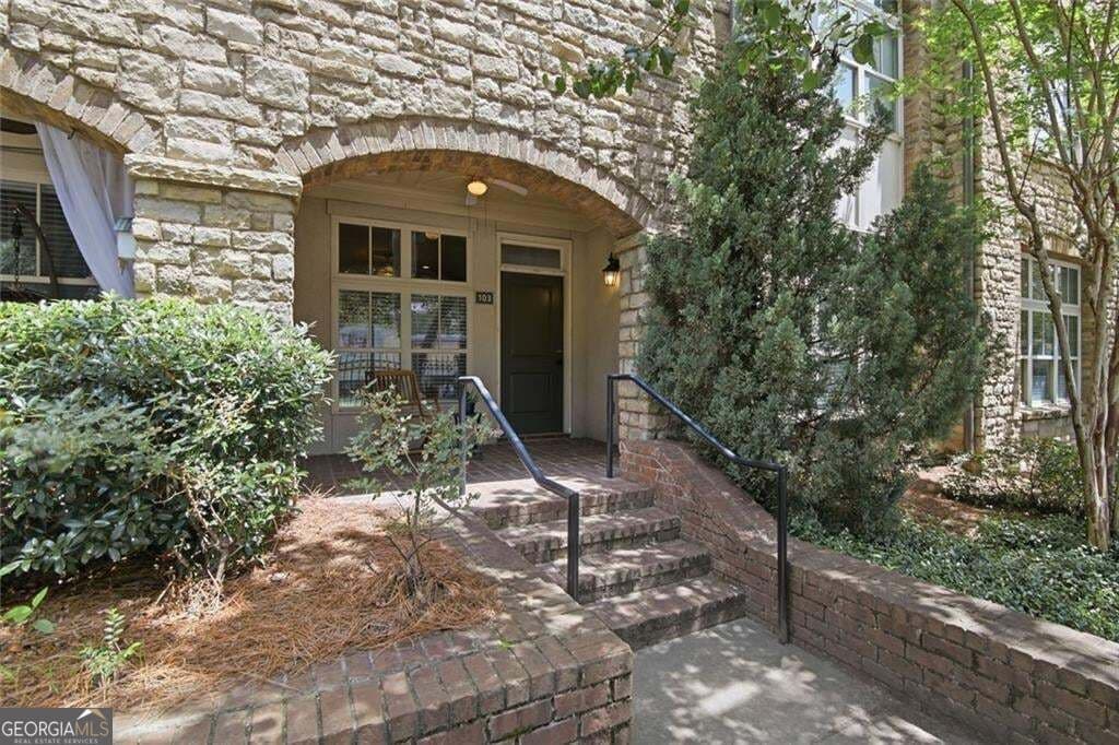1 bedroom, 1 bathroom, 823 sq ft condominium for sale at 625 Piedmont Avenue 103, Atlanta, GA 30308 — photo 2