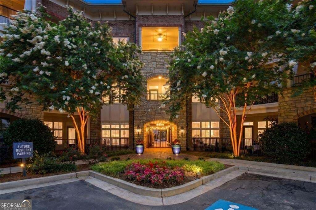 1 bedroom, 1 bathroom, 823 sq ft condominium for sale at 625 Piedmont Avenue 103, Atlanta, GA 30308 — photo 3