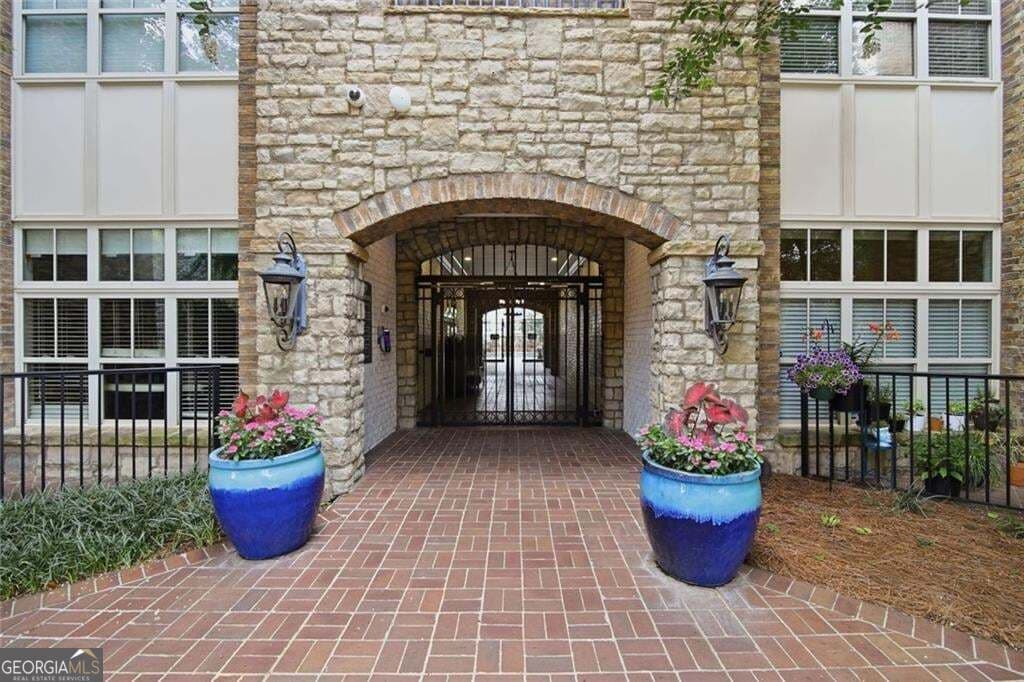 1 bedroom, 1 bathroom, 823 sq ft condominium for sale at 625 Piedmont Avenue 103, Atlanta, GA 30308 — photo 10