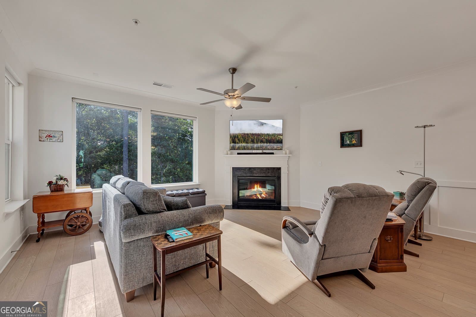 2 bedroom, 3 bathroom, 2,085 sq ft single family residence for sale at 308 Carriage Glen Lane, Woodstock, GA 30188 — photo 6