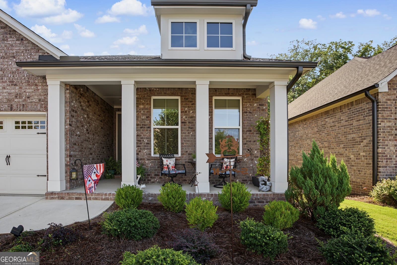 2 bedroom, 3 bathroom, 2,085 sq ft single family residence for sale at 308 Carriage Glen Lane, Woodstock, GA 30188 — photo 4