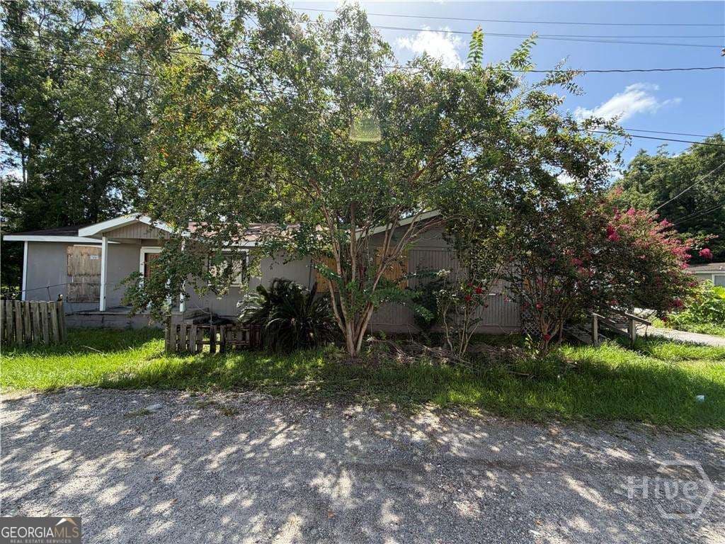 6 bedroom, 3 bathroom single family residence for sale at 2502 2nd Avenue, Savannah, GA 31405