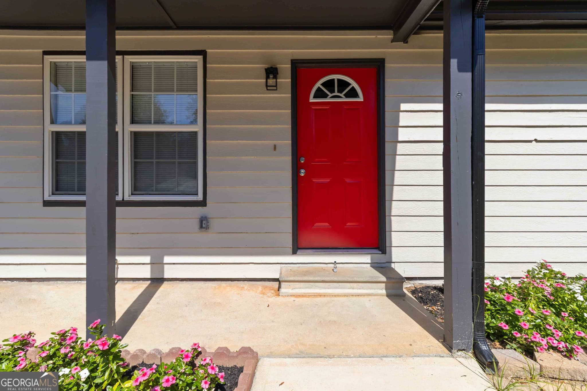 3 bedroom, 2 bathroom, 1,100 sq ft single family residence for sale at 253 Deerfield Drive, Jonesboro, GA 30238 — photo 4