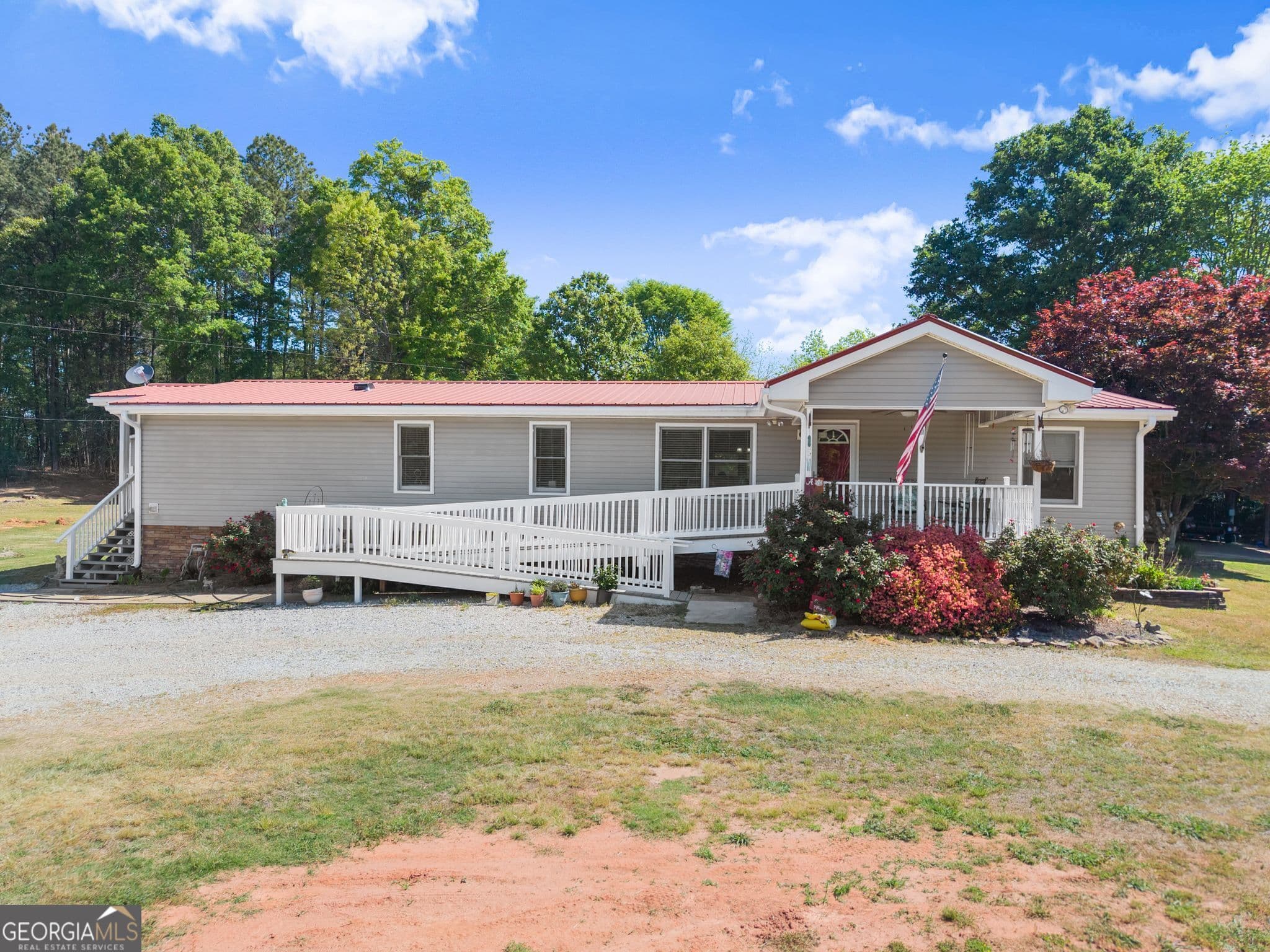 4 bedroom, 2.5 bathroom, 1,680 sq ft manufactured home,single family residence sold at 102 Old Harden Orchard Road, Commerce, GA 30529