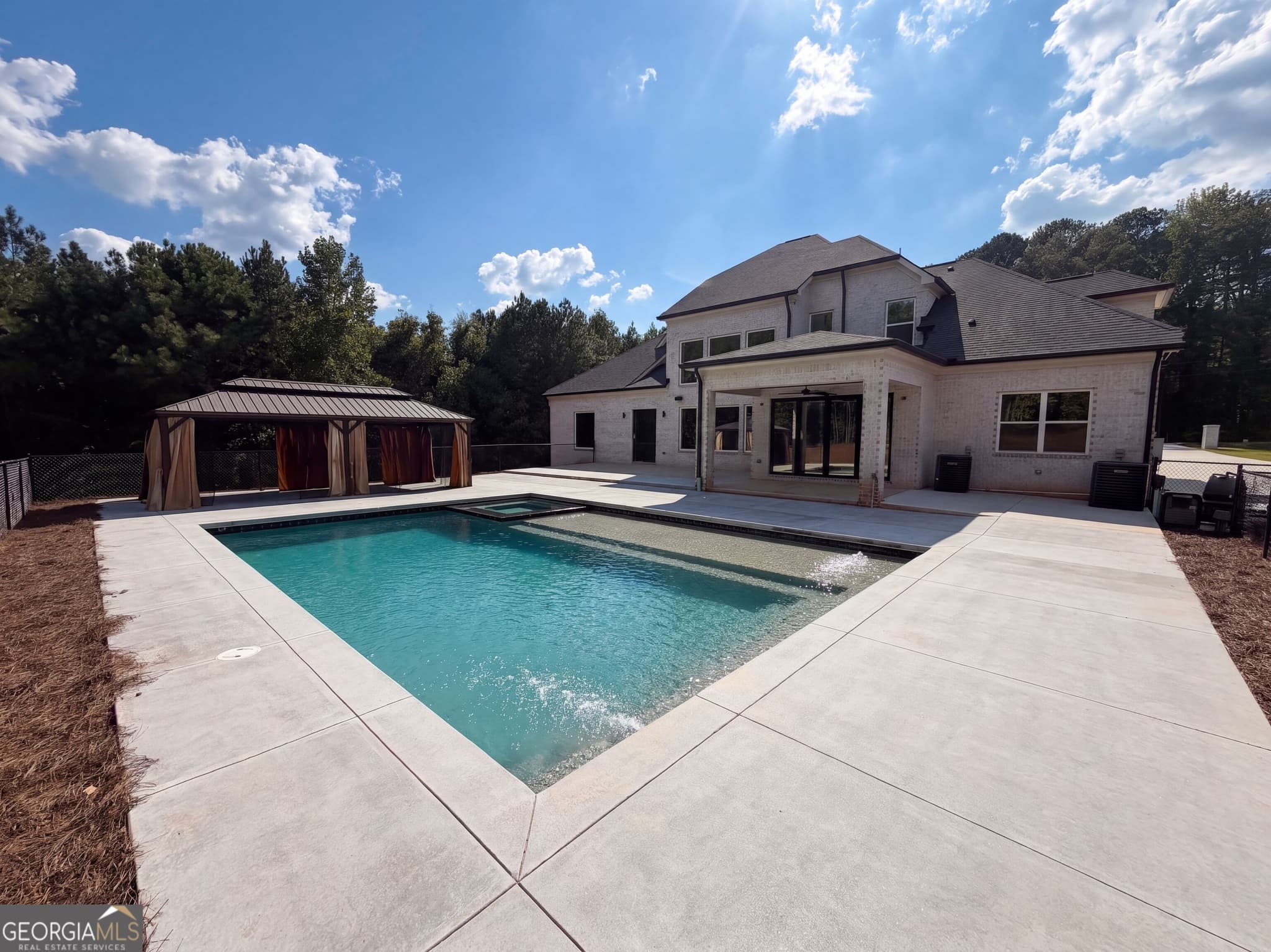 5 bedroom, 3.5 bathroom, 4,517 sq ft single family residence for sale at 214 Coastline Road, Fayetteville, GA 30214 — photo 5