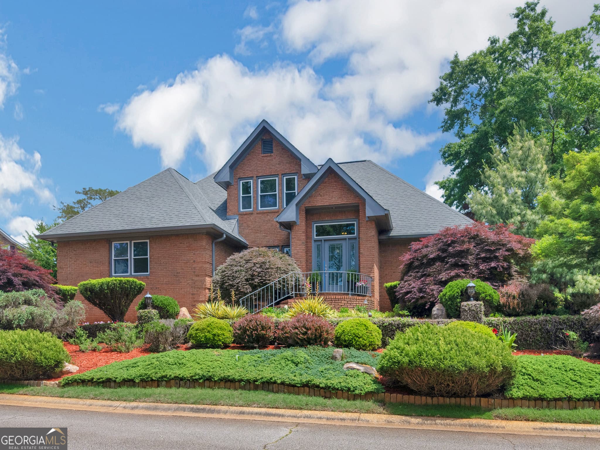 3 bedroom, 3.5 bathroom, 3,627 sq ft single family residence sold at 125 Oakpark Terrace, Mcdonough, GA 30253