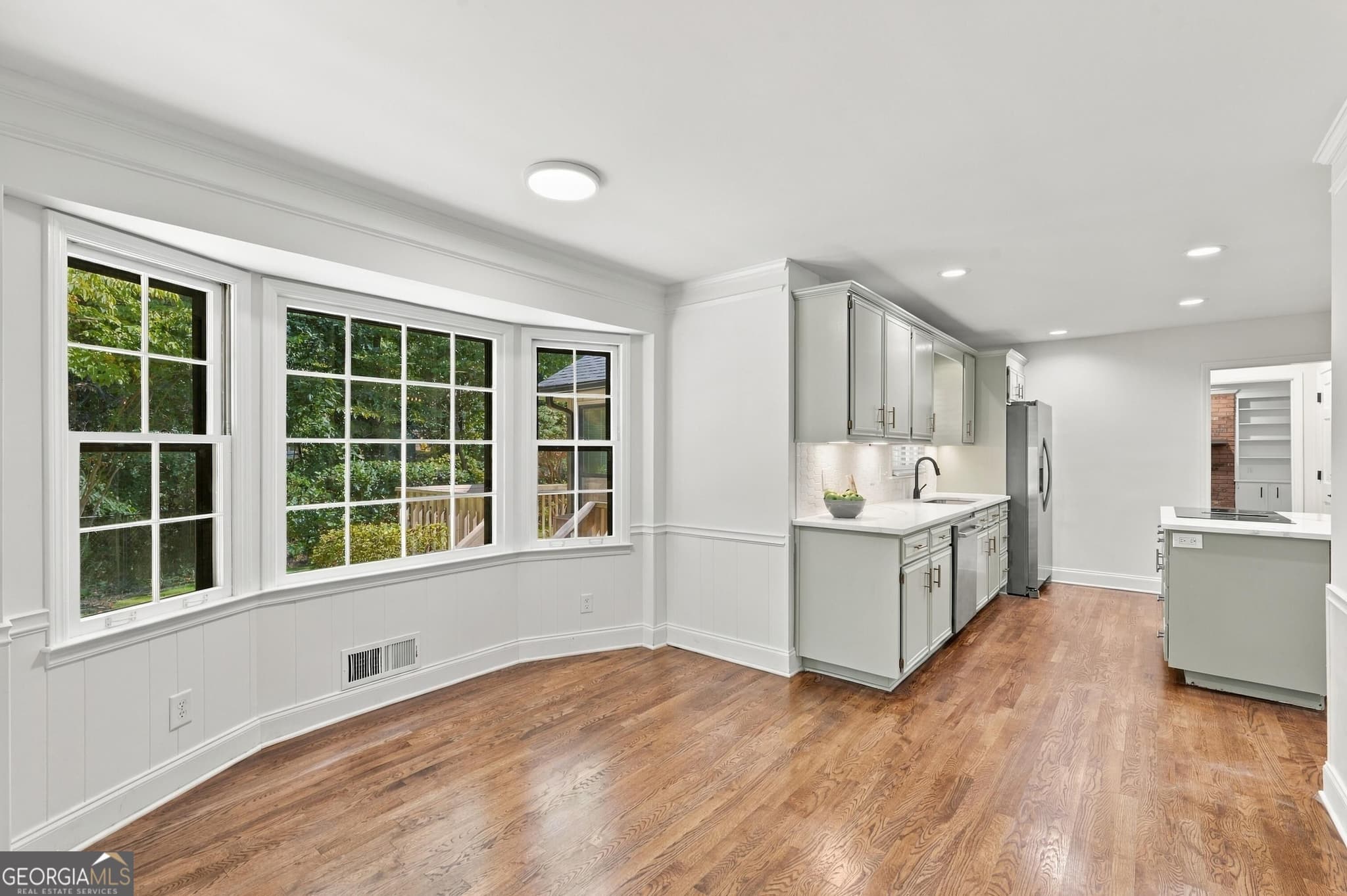 5 bedroom, 2.5 bathroom, 2,941 sq ft single family residence for sale at 4955 Mill Stream Court, Dunwoody, GA 30338 — photo 5
