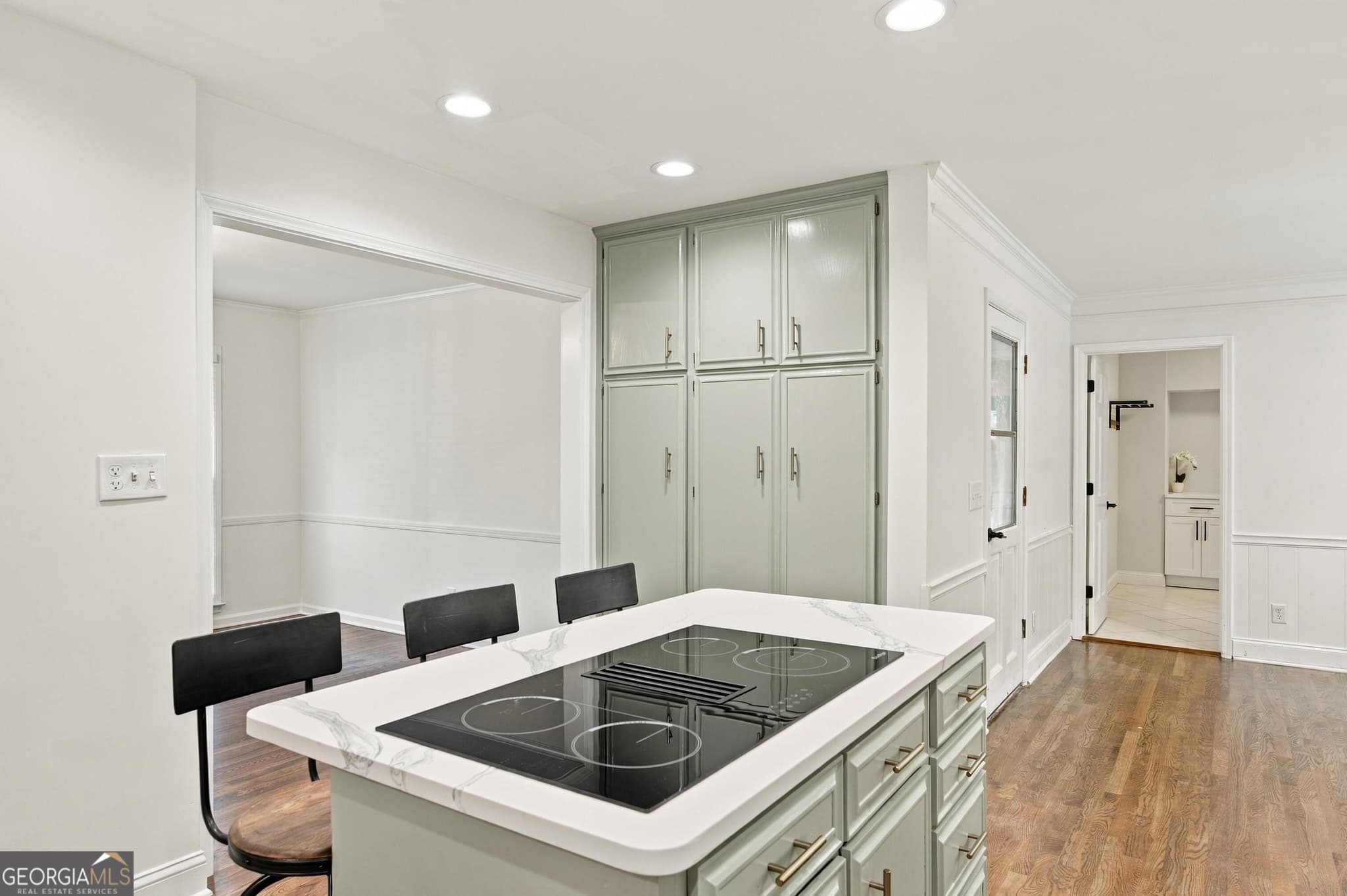 5 bedroom, 2.5 bathroom, 2,941 sq ft single family residence for sale at 4955 Mill Stream Court, Dunwoody, GA 30338 — photo 9