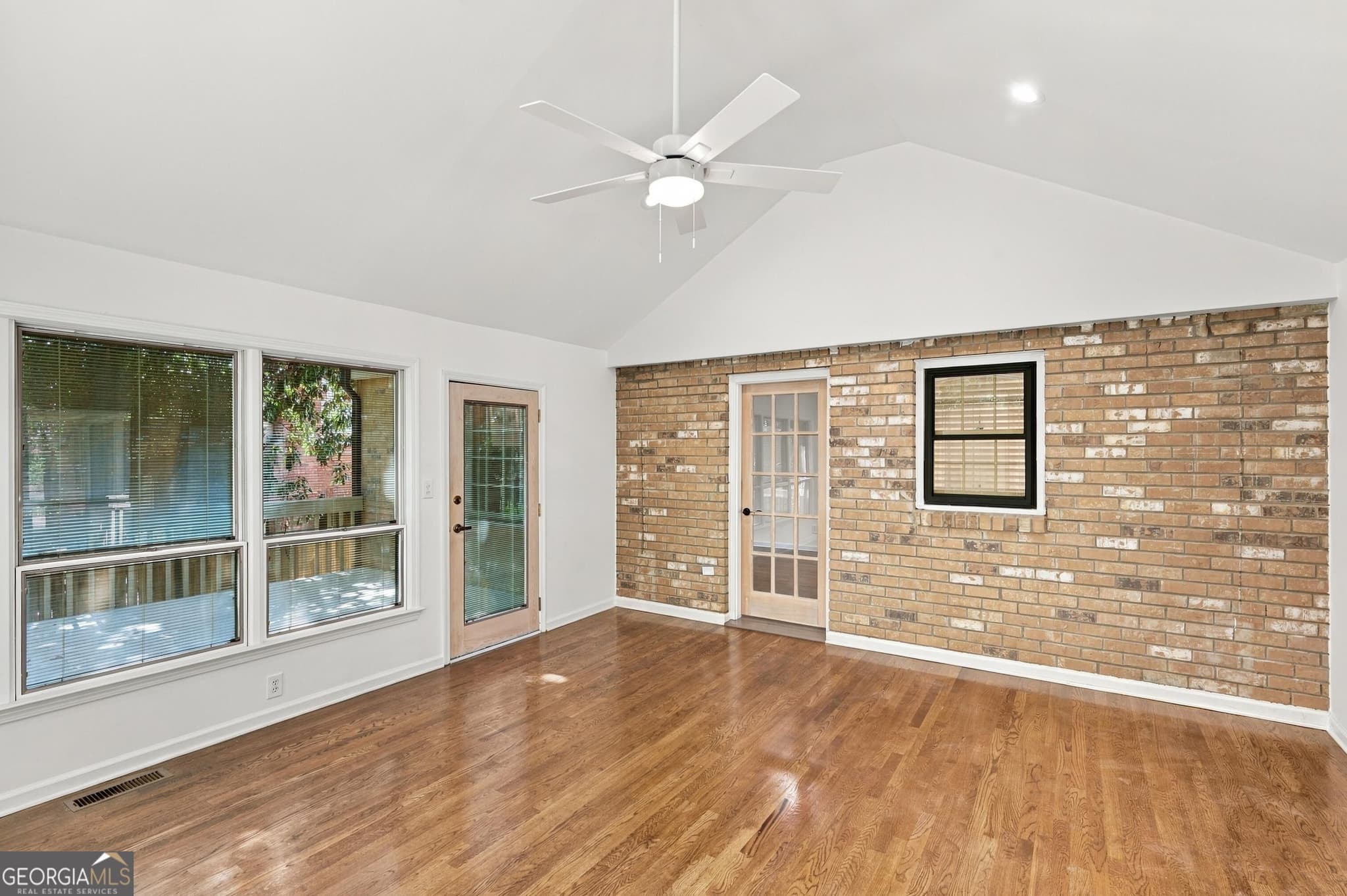 5 bedroom, 2.5 bathroom, 2,941 sq ft single family residence for sale at 4955 Mill Stream Court, Dunwoody, GA 30338 — photo 10