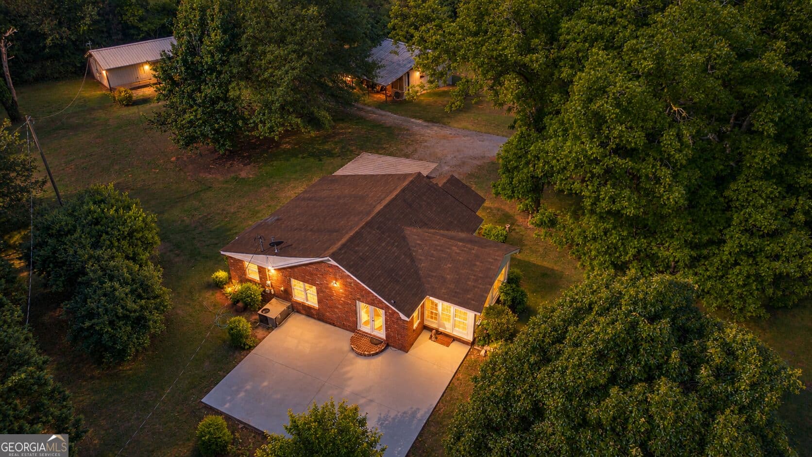 4 bedroom, 3 bathroom, 2,400 sq ft single family residence for sale at 47 McGuire Road, Carrollton, GA 30117 — photo 1 of 48