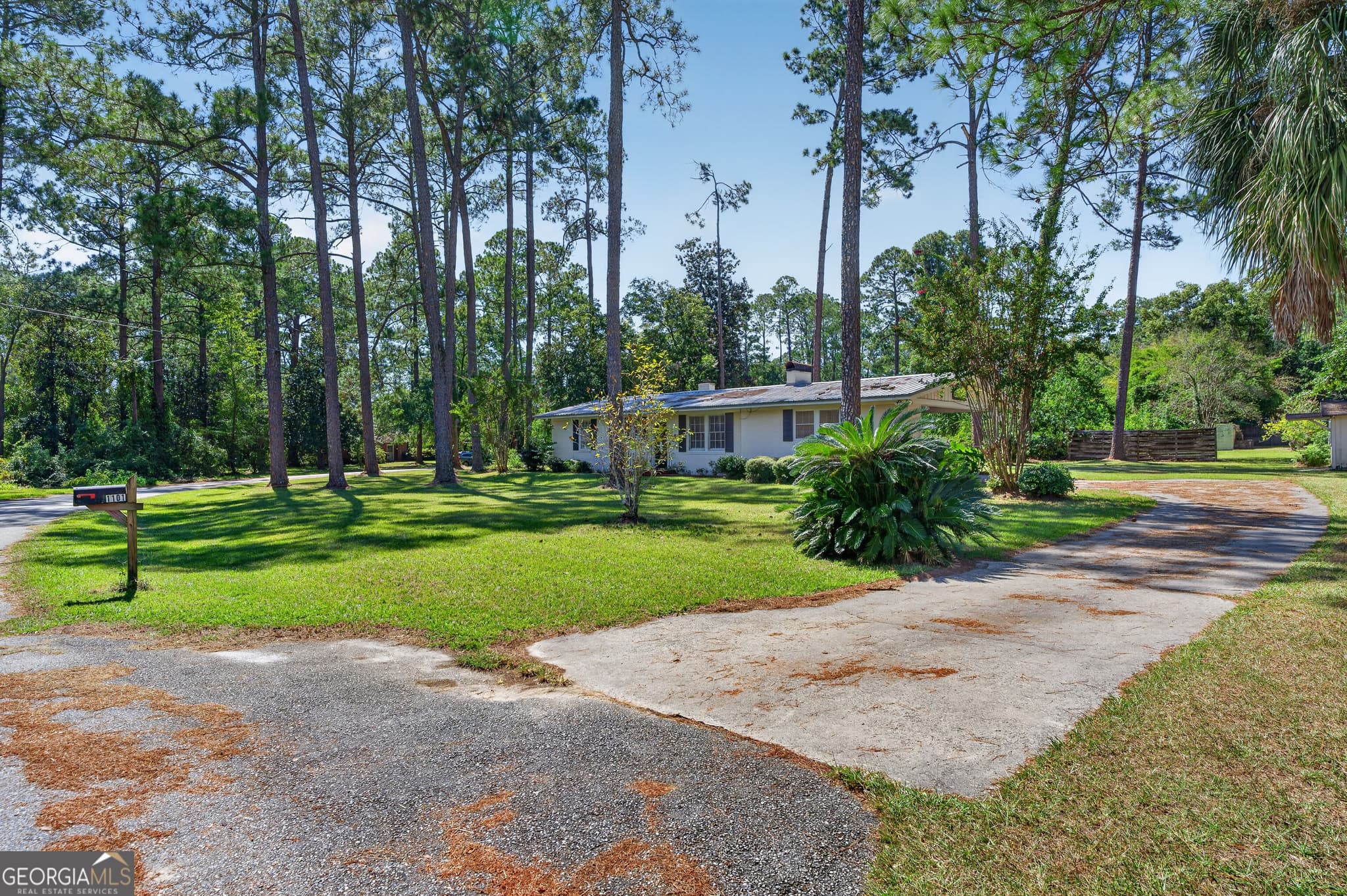 3 bedroom, 2 bathroom, 1,770 sq ft single family residence for sale at 1101 Suwanne Drive, Waycross, GA 31501 — photo 3