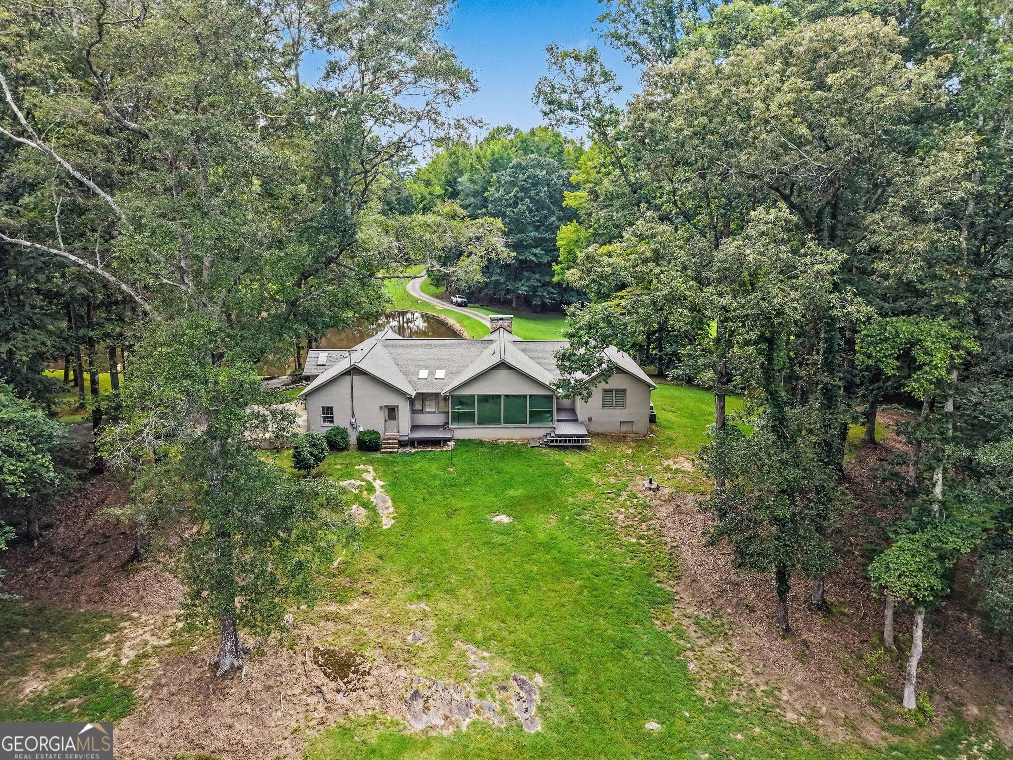3 bedroom, 2.5 bathroom, 2,484 sq ft single family residence for sale at 4098 Happy Valley Circle, Newnan, GA 30263 — photo 6