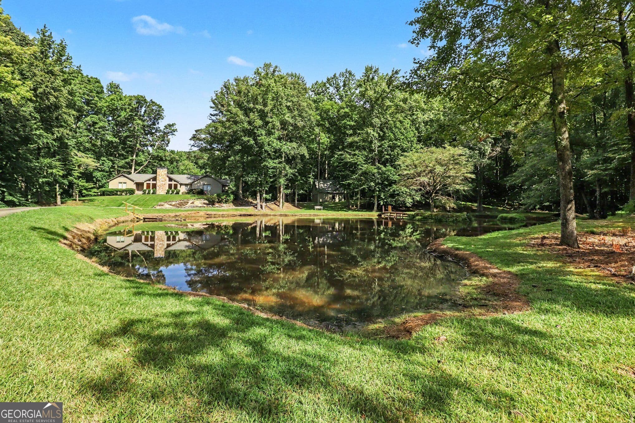 3 bedroom, 2.5 bathroom, 2,484 sq ft single family residence for sale at 4098 Happy Valley Circle, Newnan, GA 30263 — photo 4