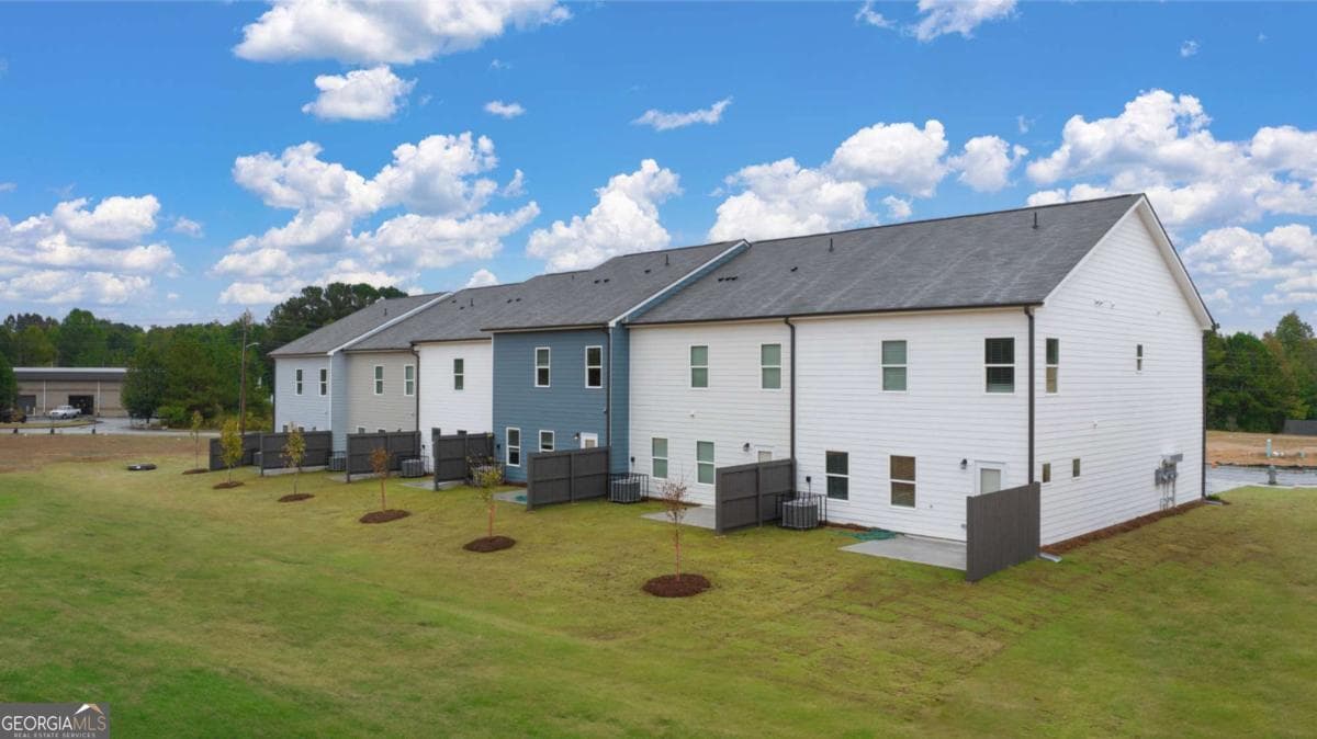 3 bedroom, 2.5 bathroom, 1,697 sq ft townhouse for sale at 1054 Merritt Drive 28, Villa Rica, GA 30180 — photo 2