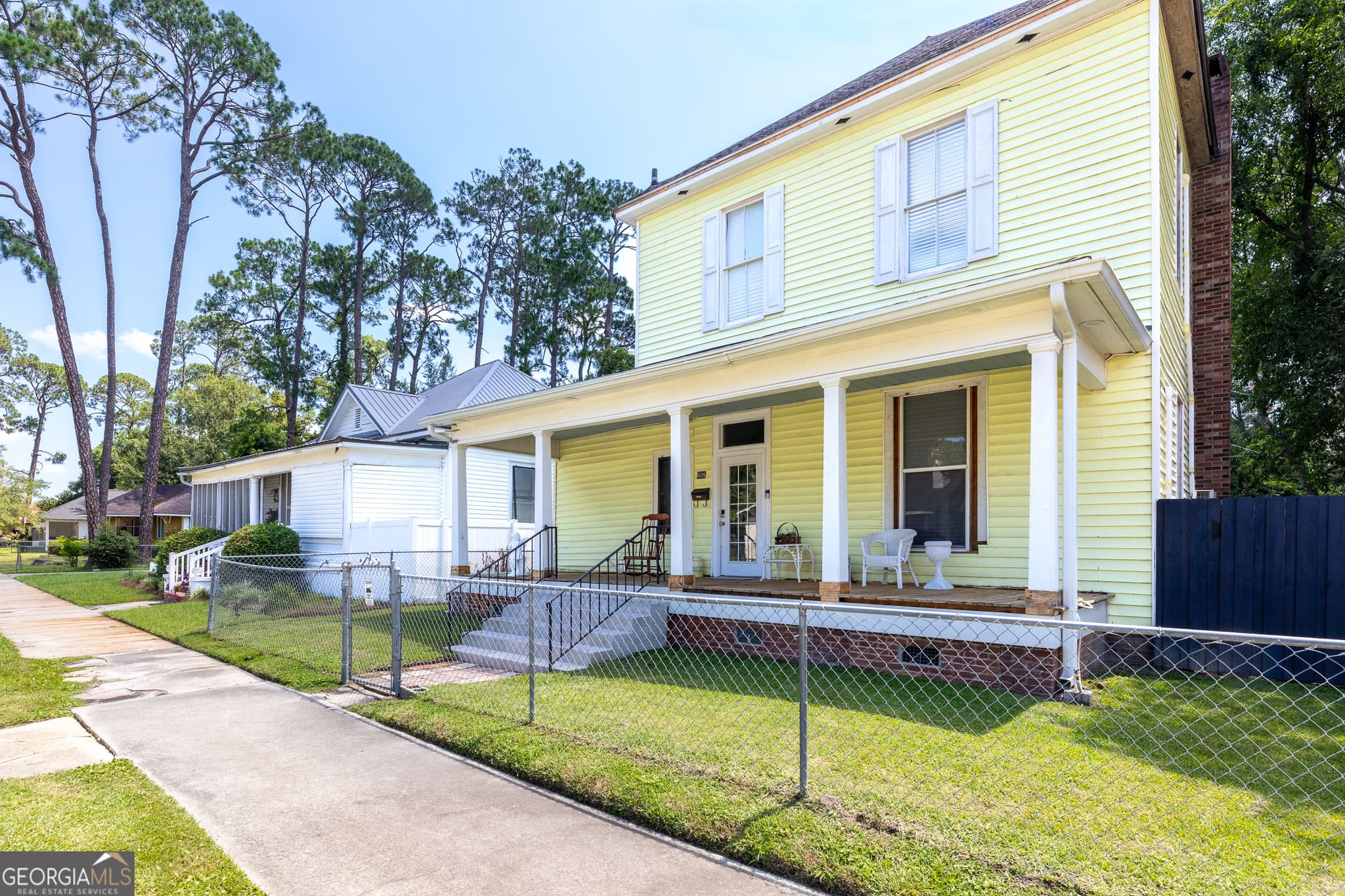 3 bedroom, 2 bathroom, 2,605 sq ft single family residence for sale at 608 Ware Street, Waycross, GA 31503 — photo 3