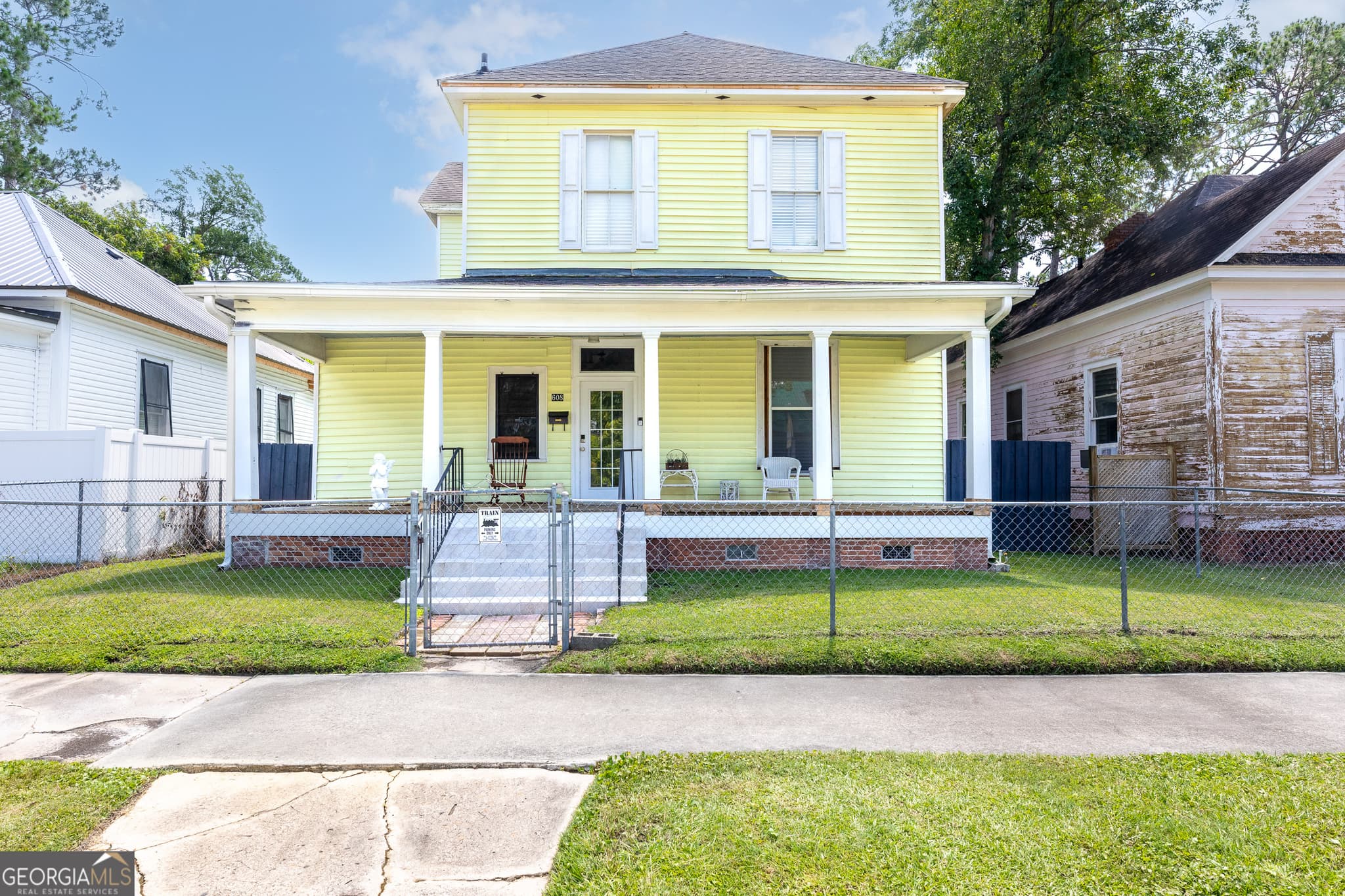 3 bedroom, 2 bathroom, 2,605 sq ft single family residence for sale at 608 Ware Street, Waycross, GA 31503