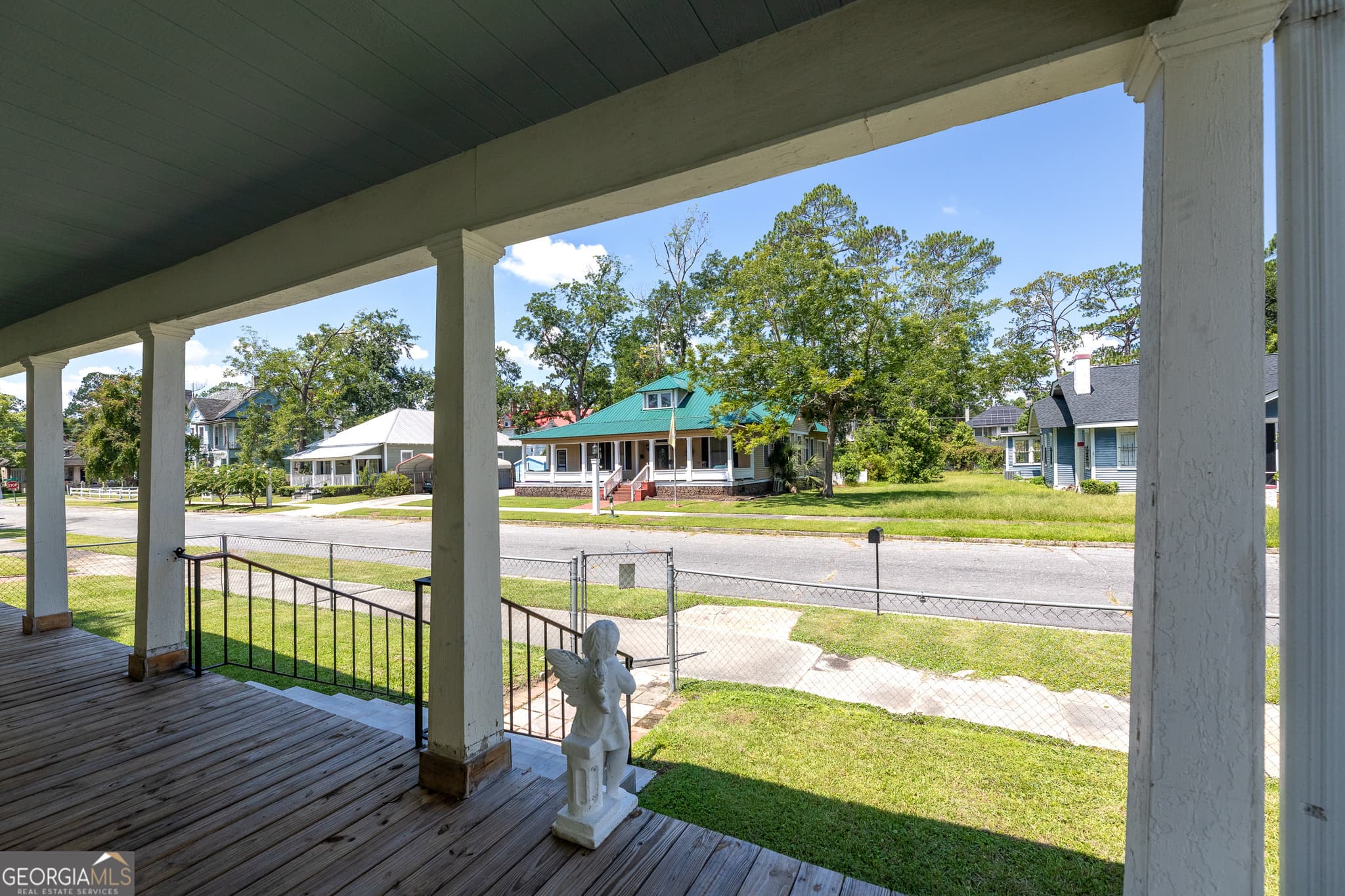 3 bedroom, 2 bathroom, 2,605 sq ft single family residence for sale at 608 Ware Street, Waycross, GA 31503 — photo 8